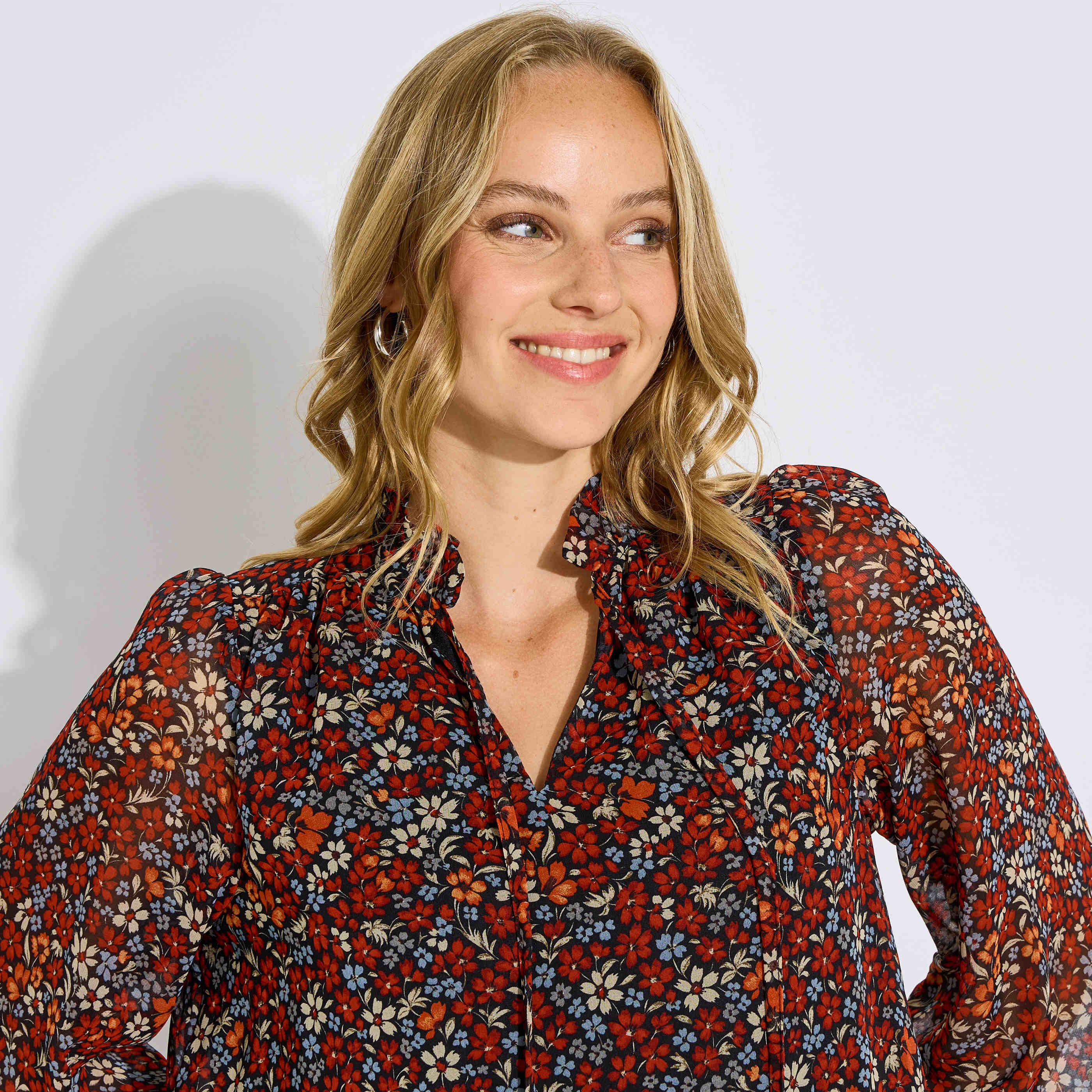 Blouse fluide col V imprim&eacute; fleuri femme