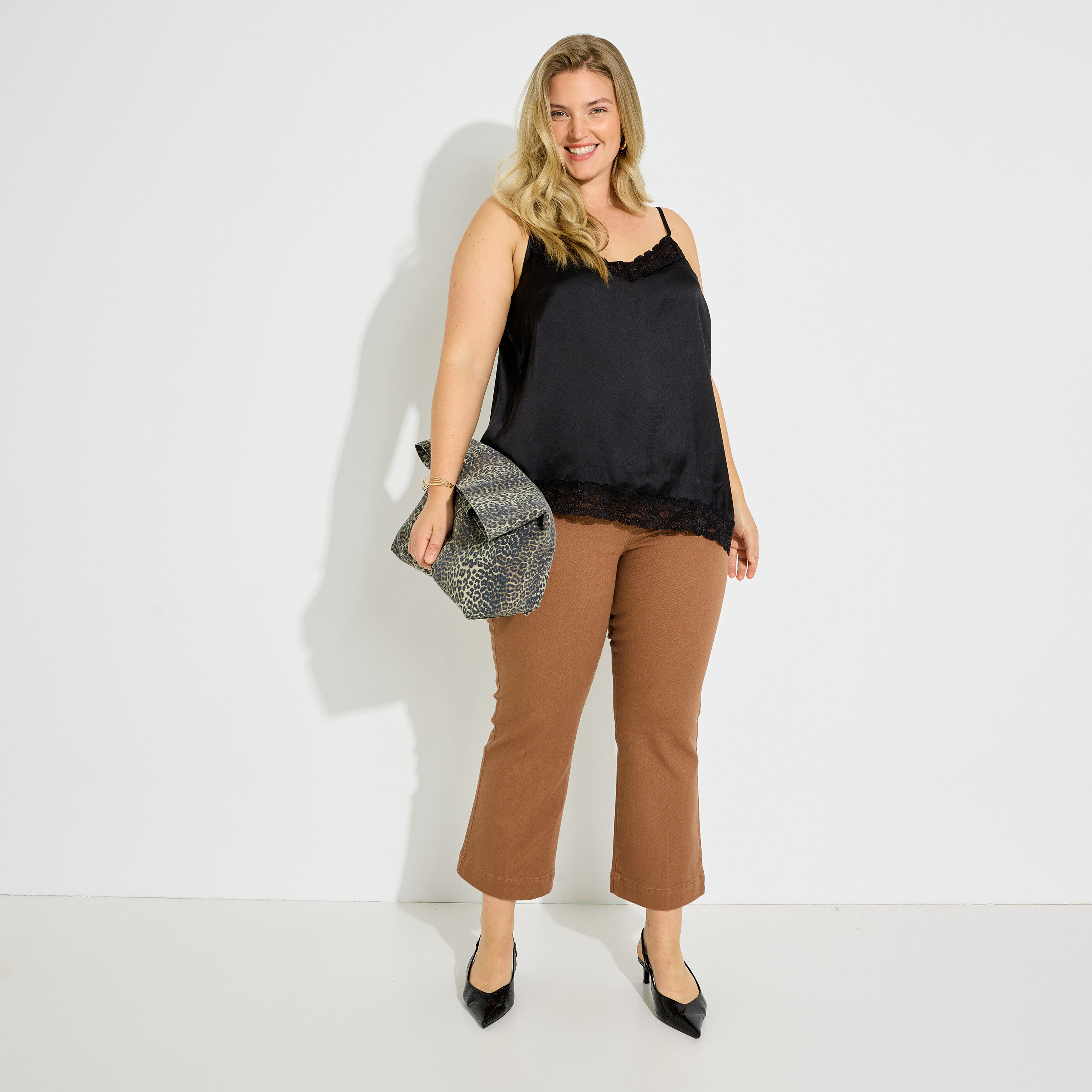 D&eacute;bardeur asym&eacute;trique satin&eacute; femme