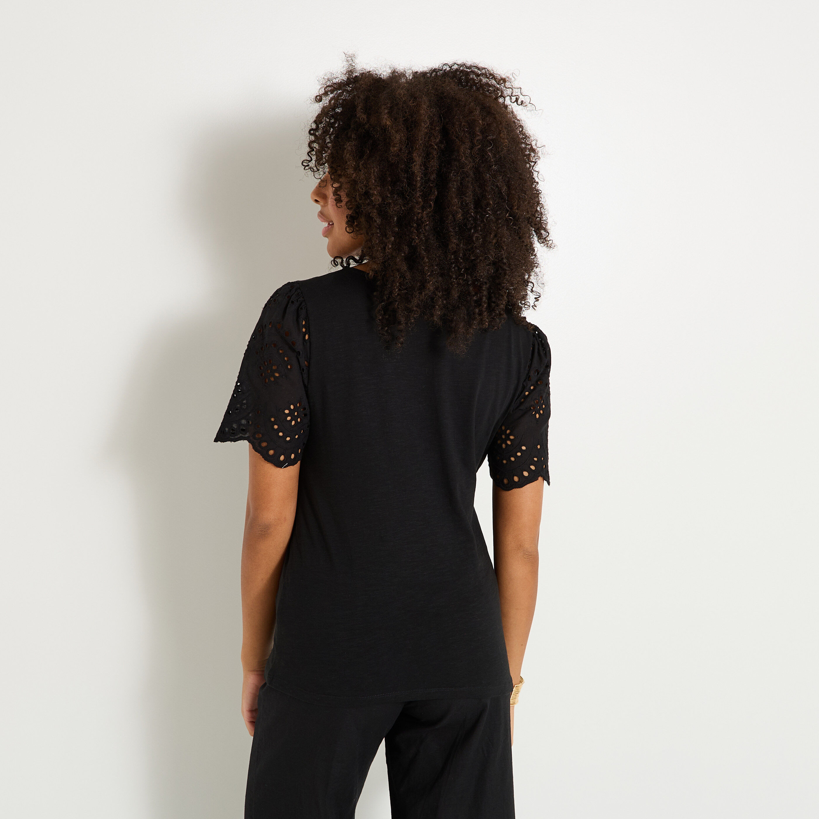 T-shirt manches volant&eacute;es femme