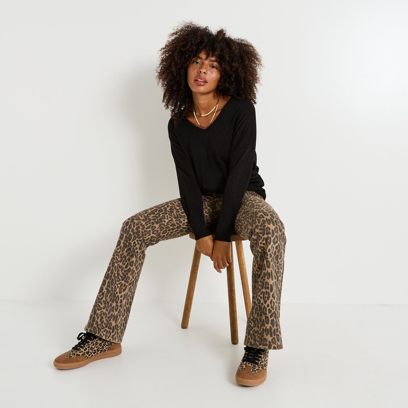 Pull brillant à col V femme