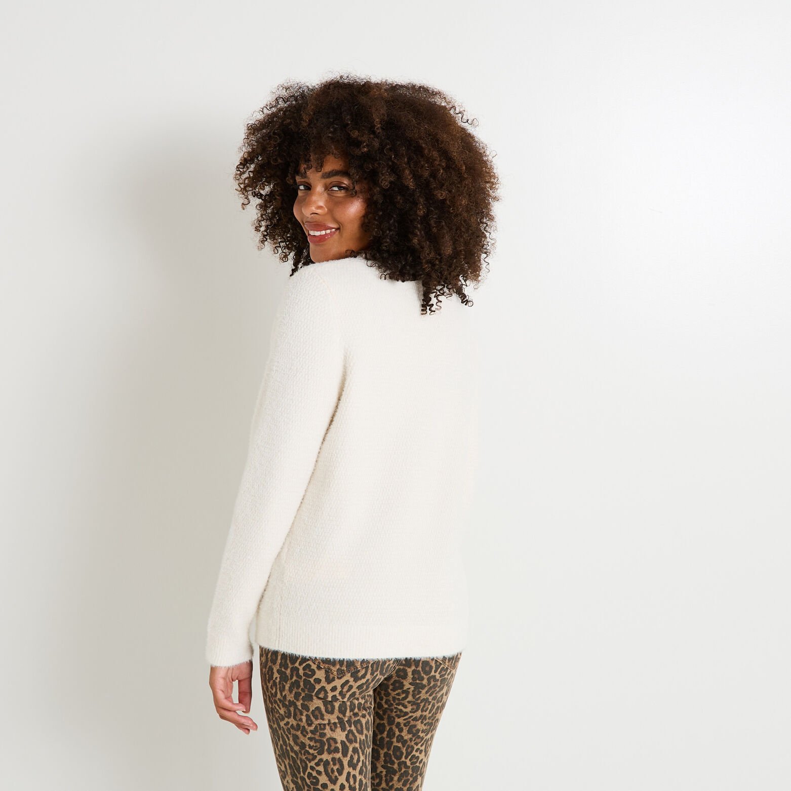 Pull fluffy à col rond femme
