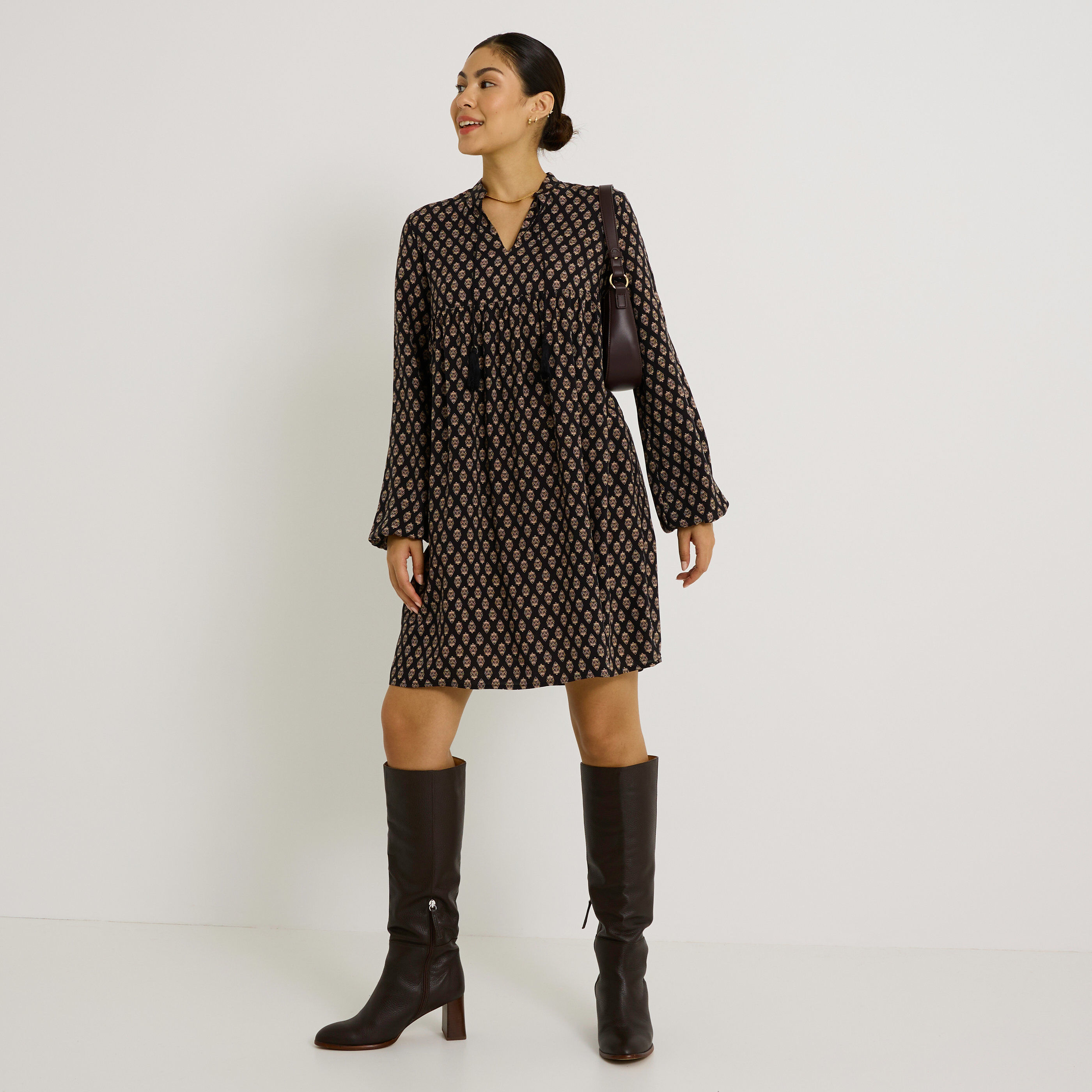 Robe imprim&eacute;e col V 