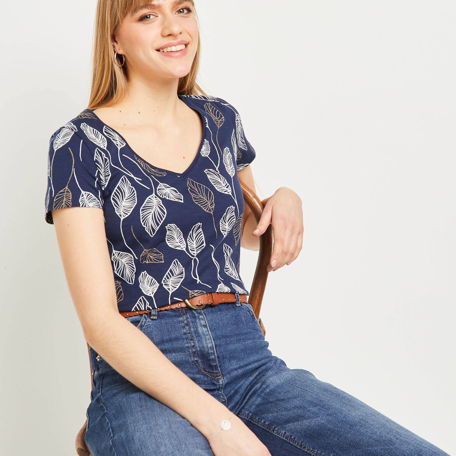 T-shirt imprimé col V femme