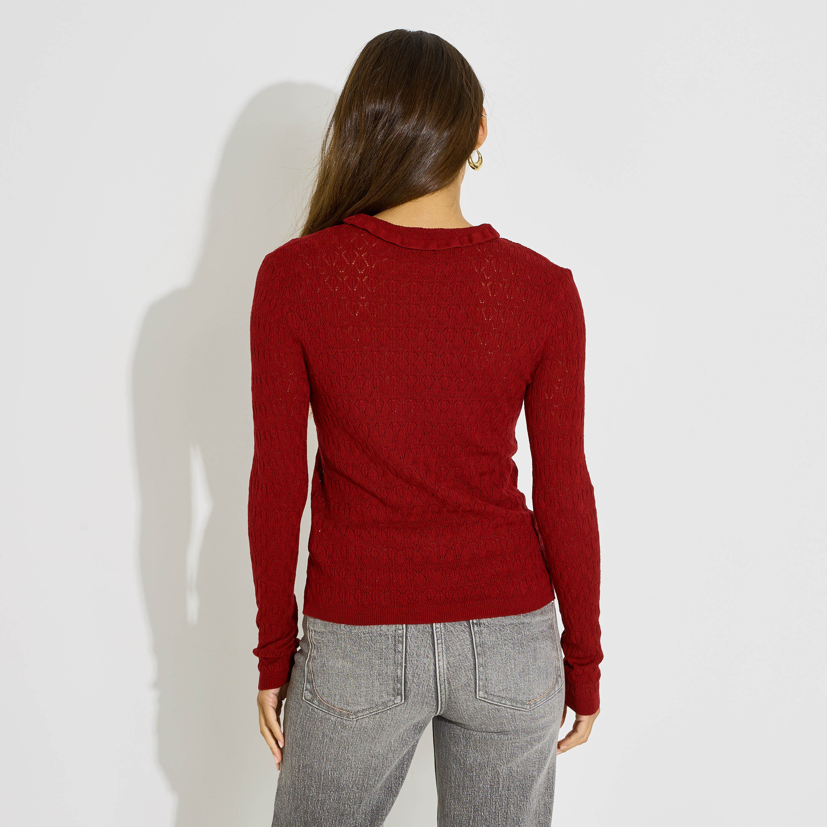 Pull maille ajour&eacute;e col montant femme