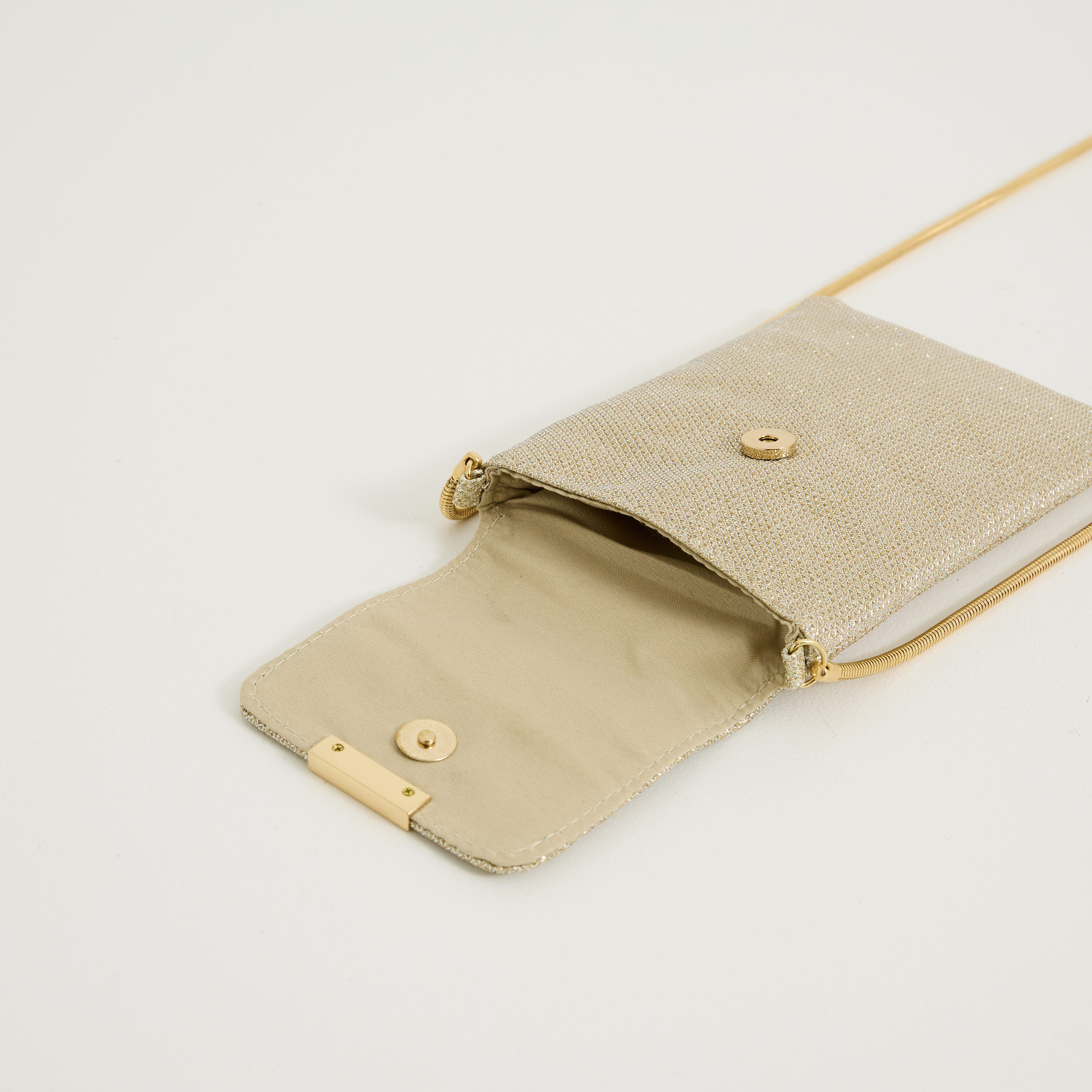 Pochette t&eacute;l&eacute;phone brillante femme