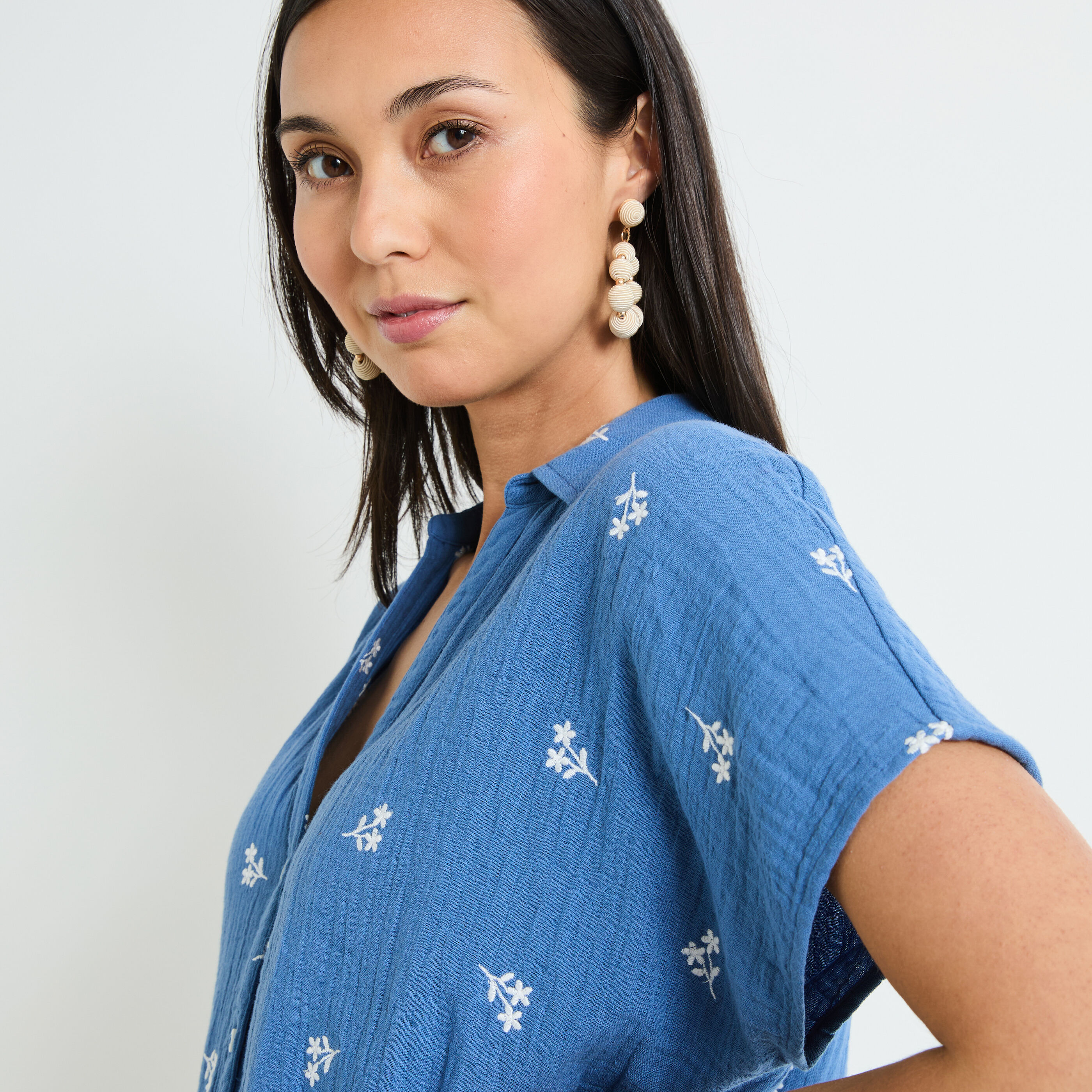 Chemise brod&eacute;e femme