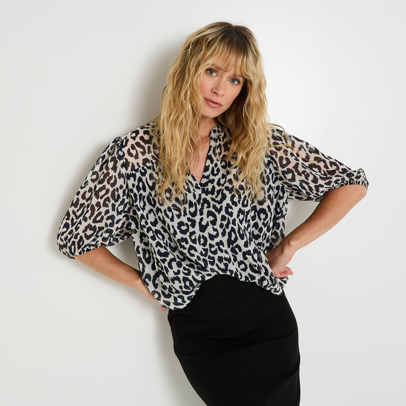 Blouse col V à imprimé léopard femme