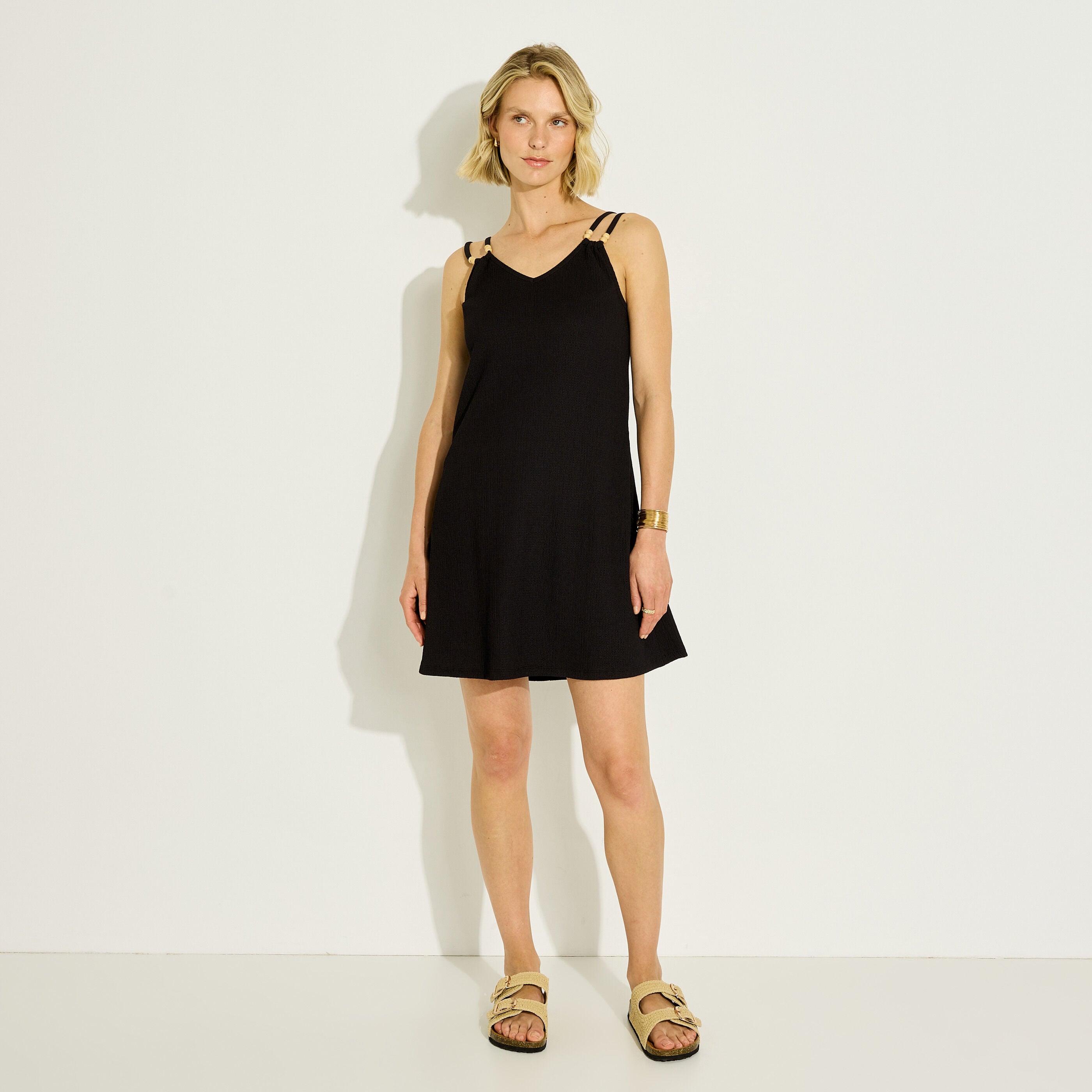 Robe courte unie fines bretelles