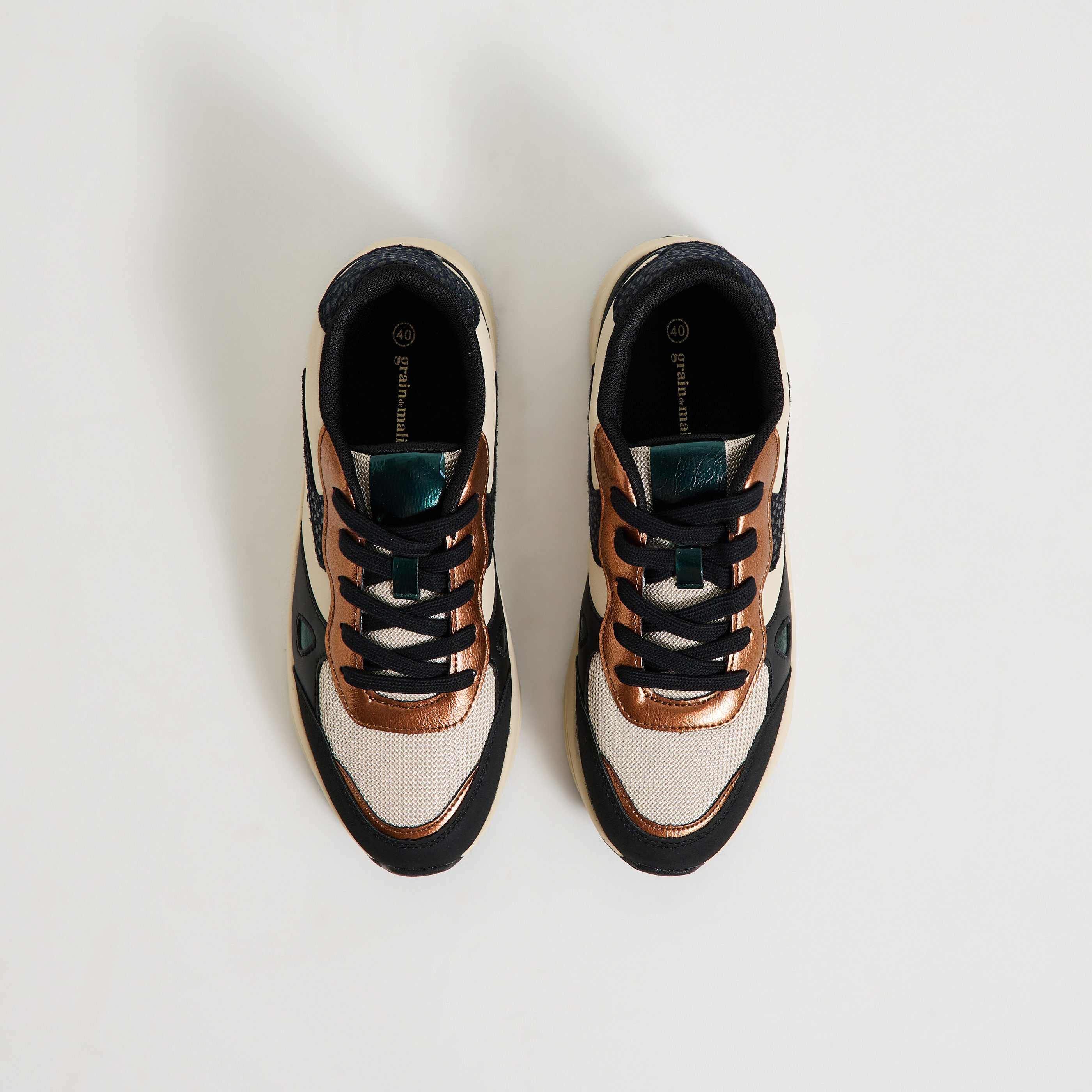 Baskets d&eacute;contract&eacute;es femme