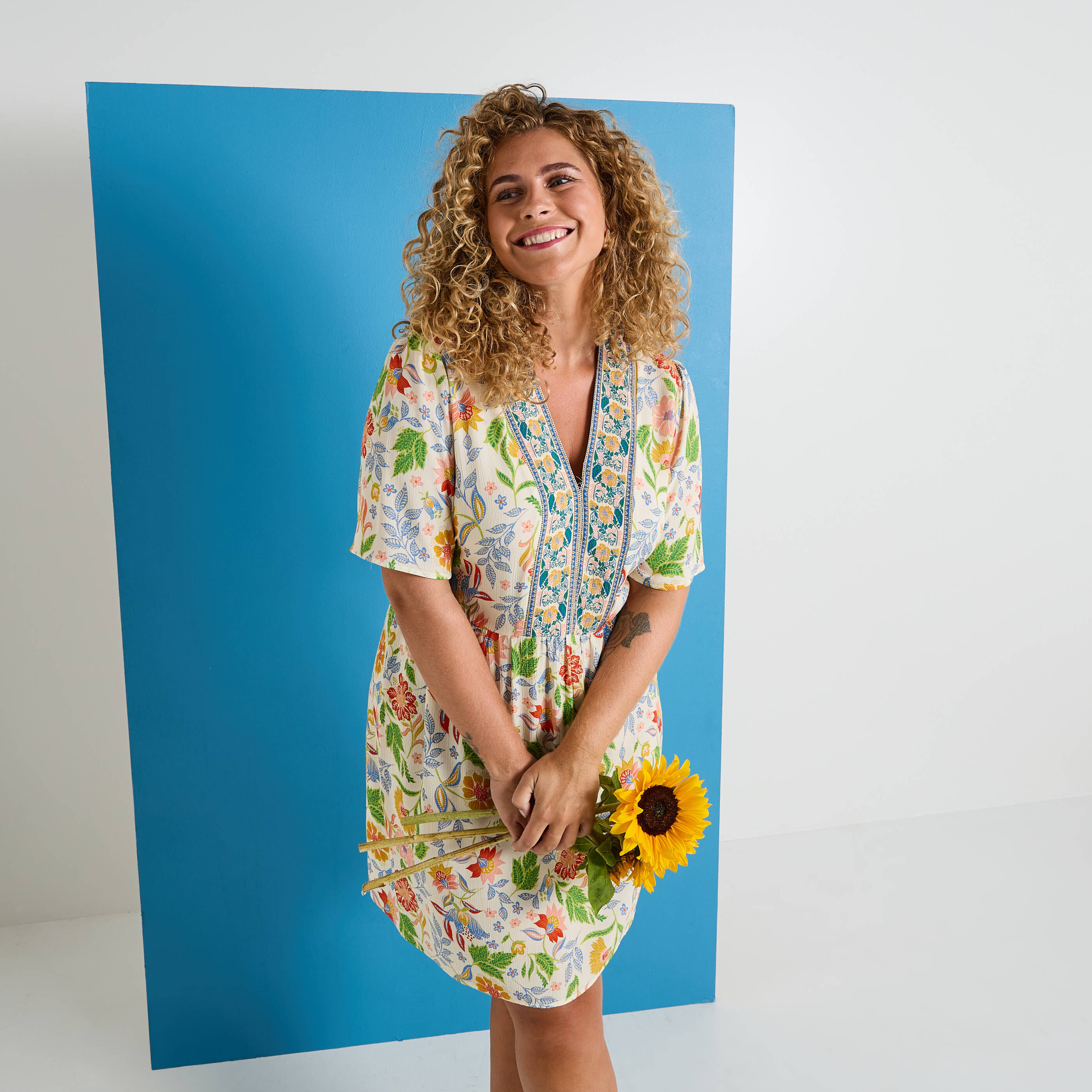 Robe longueur genou &agrave; imprim&eacute; fleuri