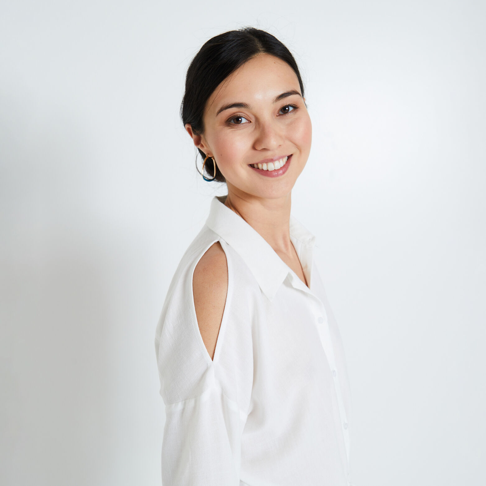 Chemise épaules ouvertes femme