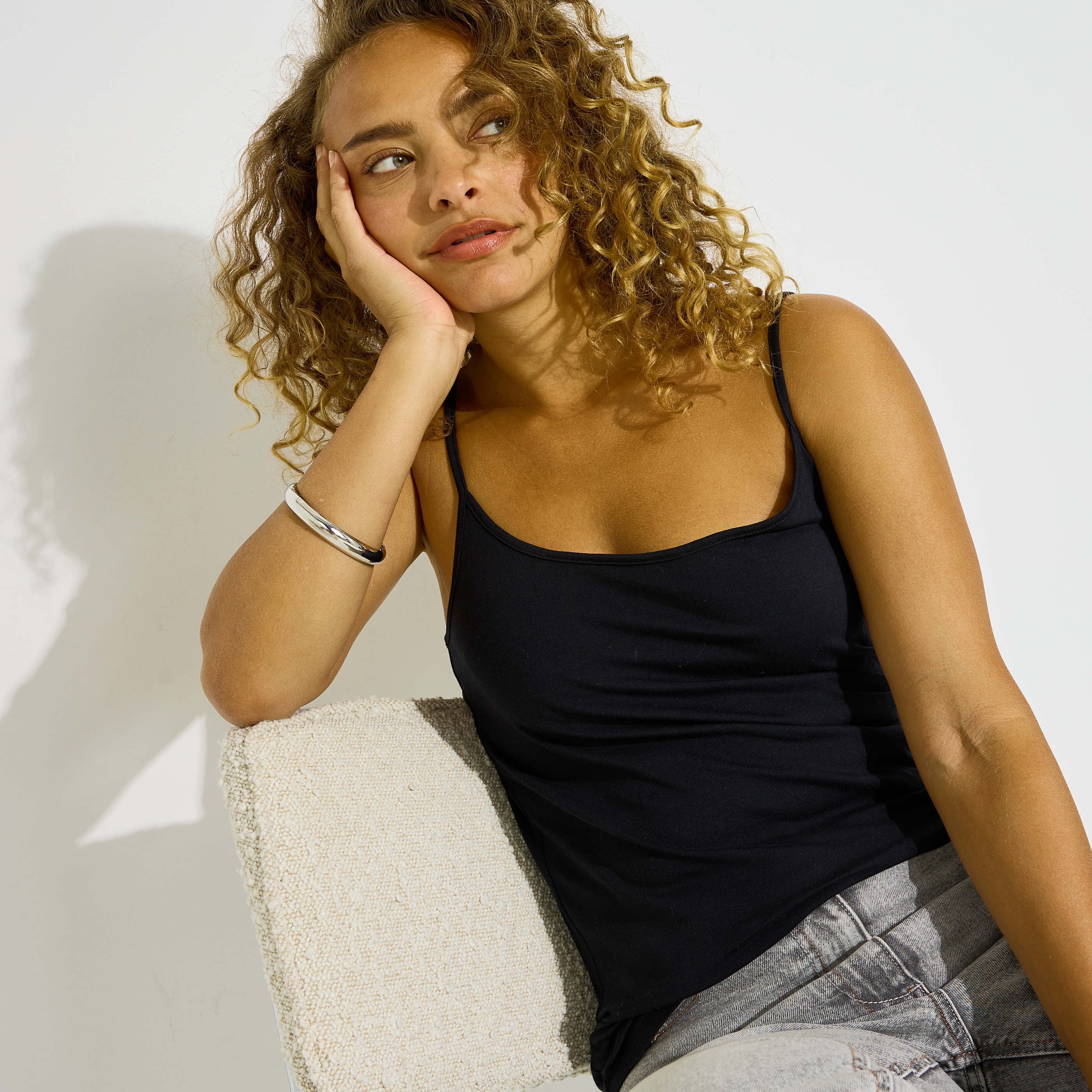D&eacute;bardeur bretelles fines femme