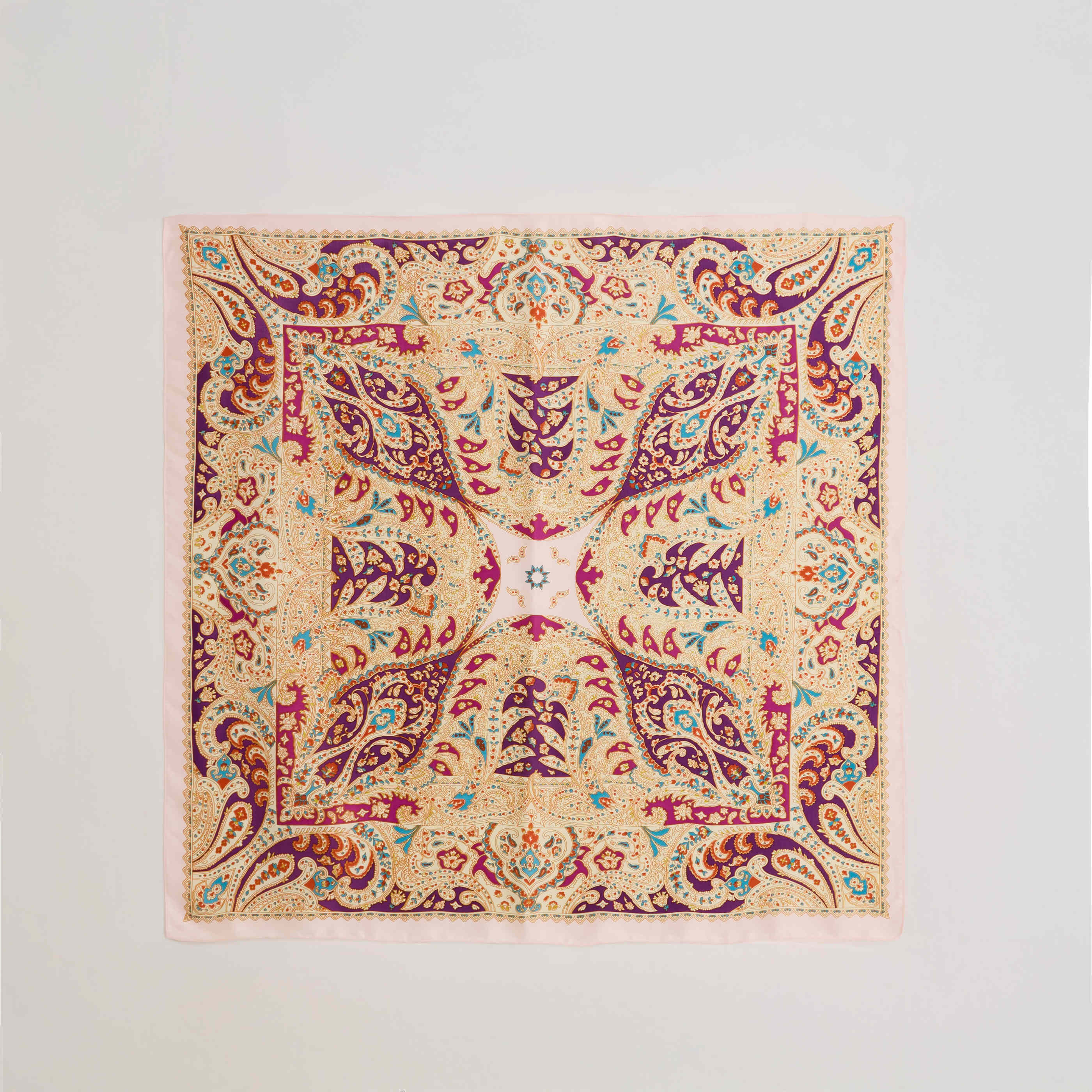 Foulard carr&eacute; imprim&eacute; femme