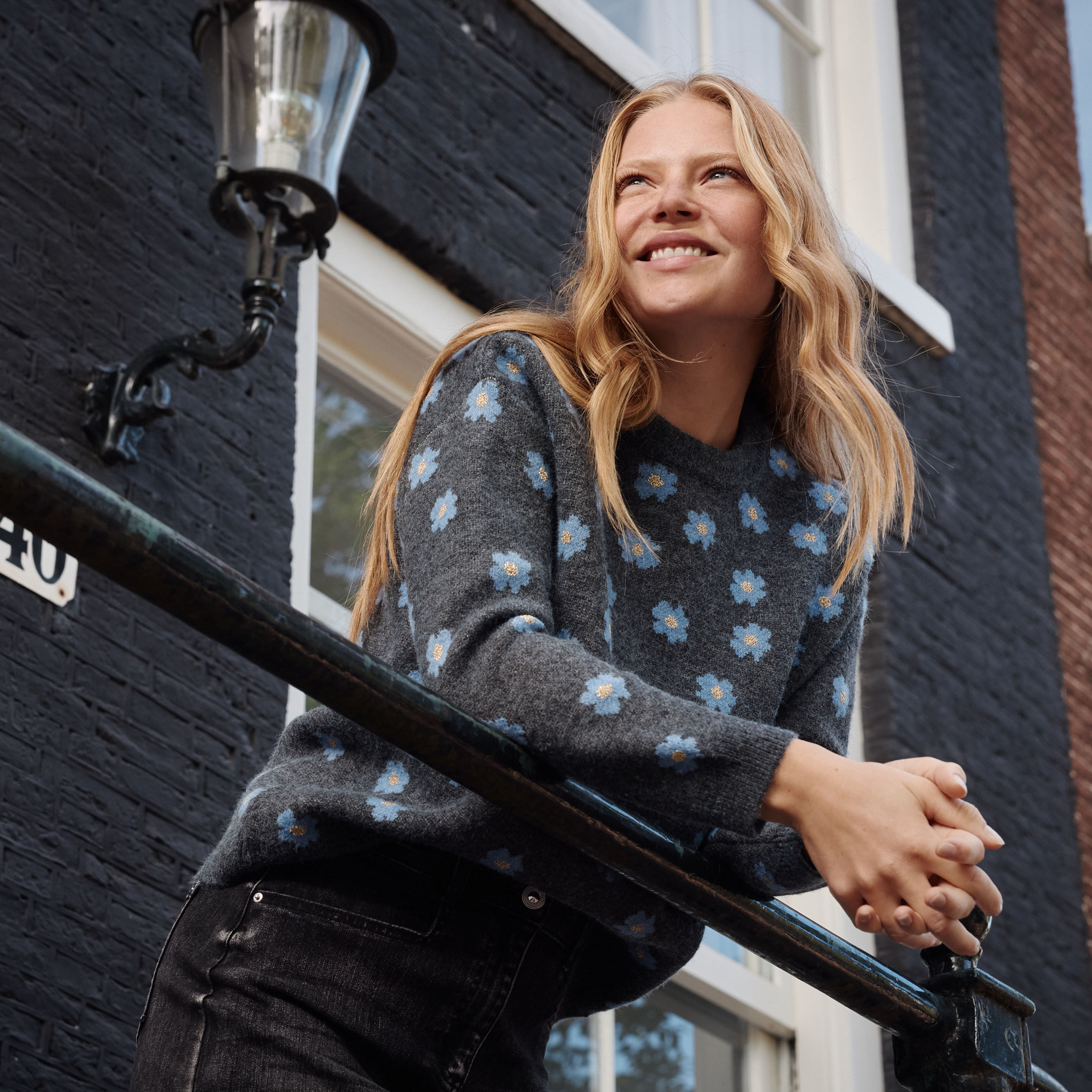 Pull jacquard imprim&eacute; fleuri femme