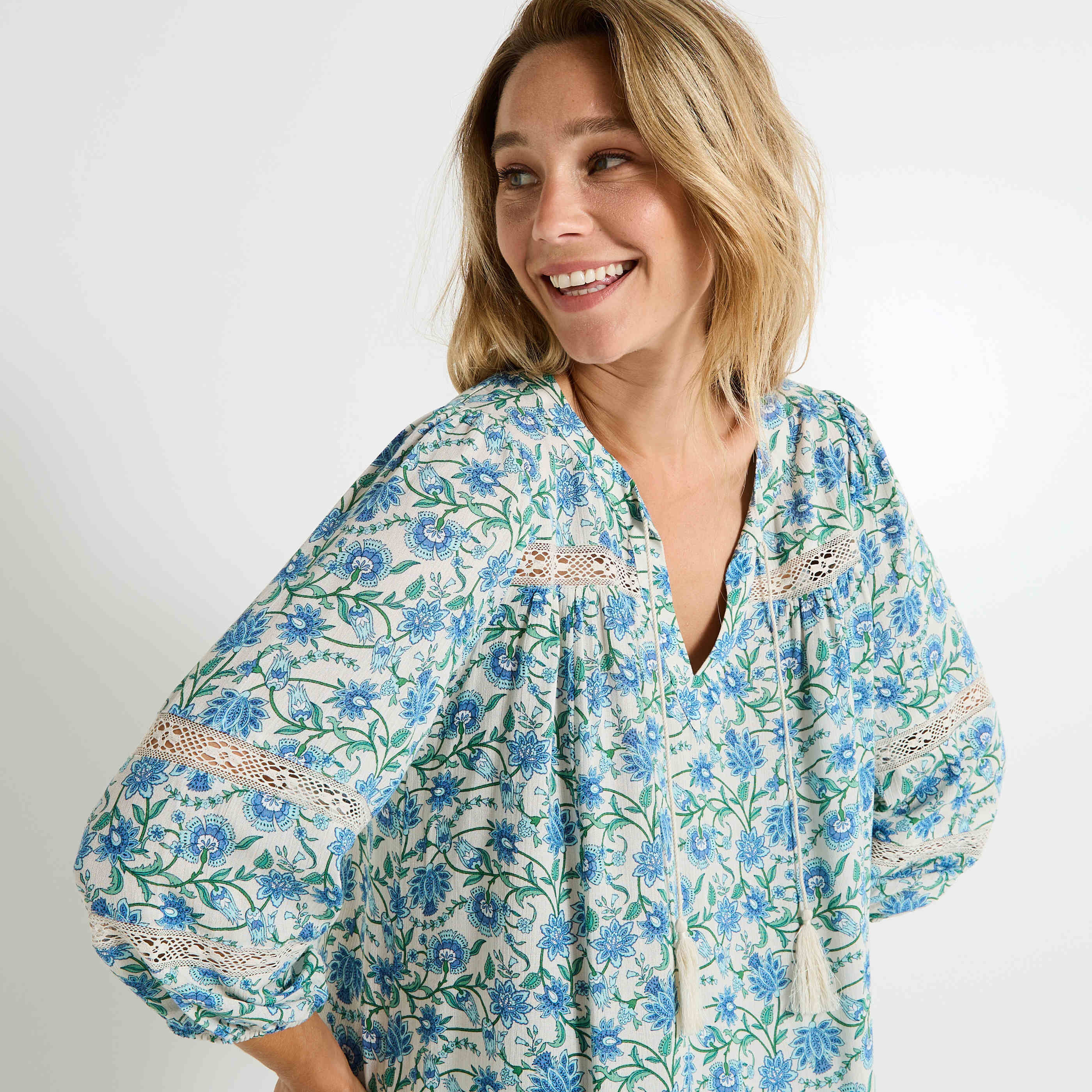 Blouse col V imprim&eacute;e femme