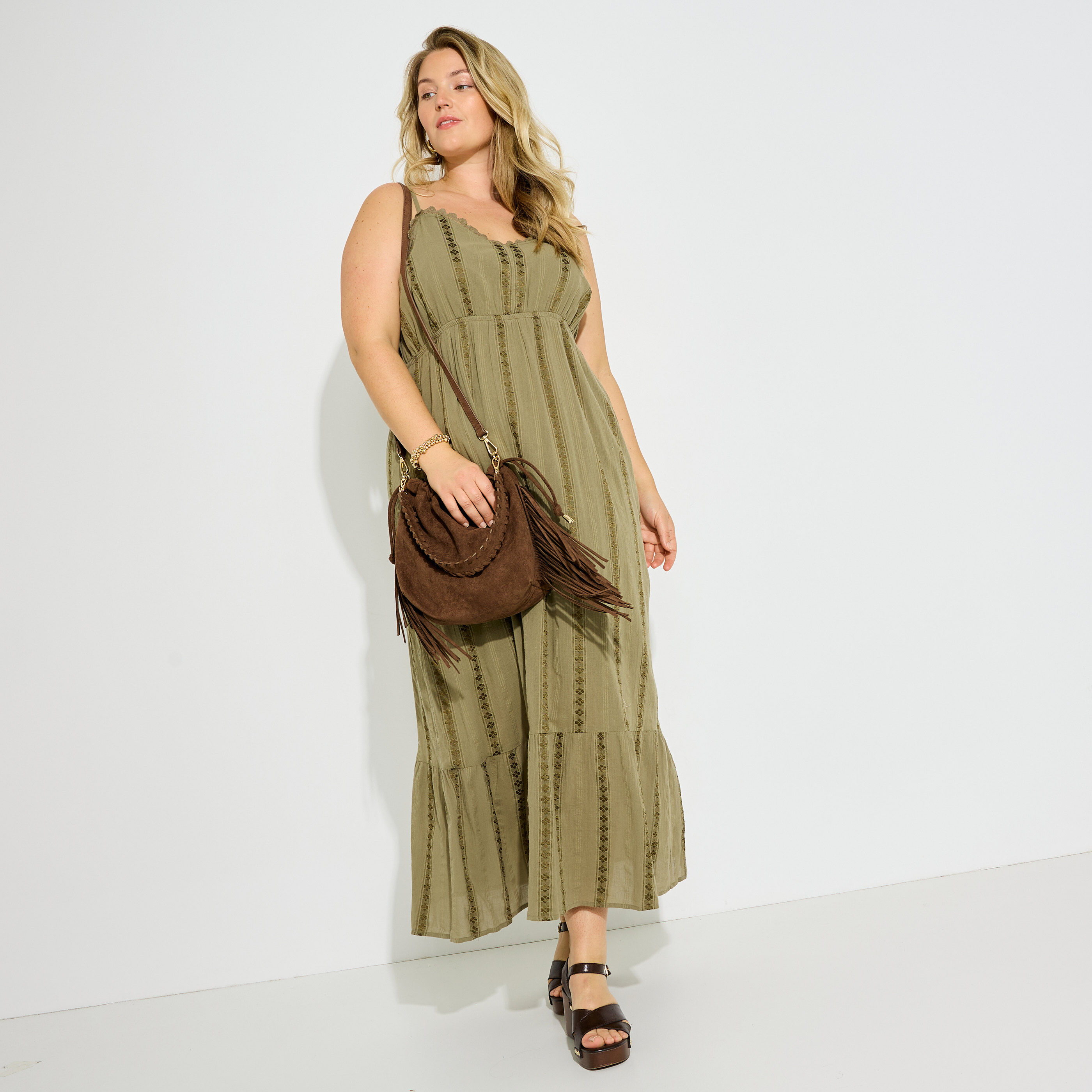 Robe boh&egrave;me longue &agrave; bretelles
