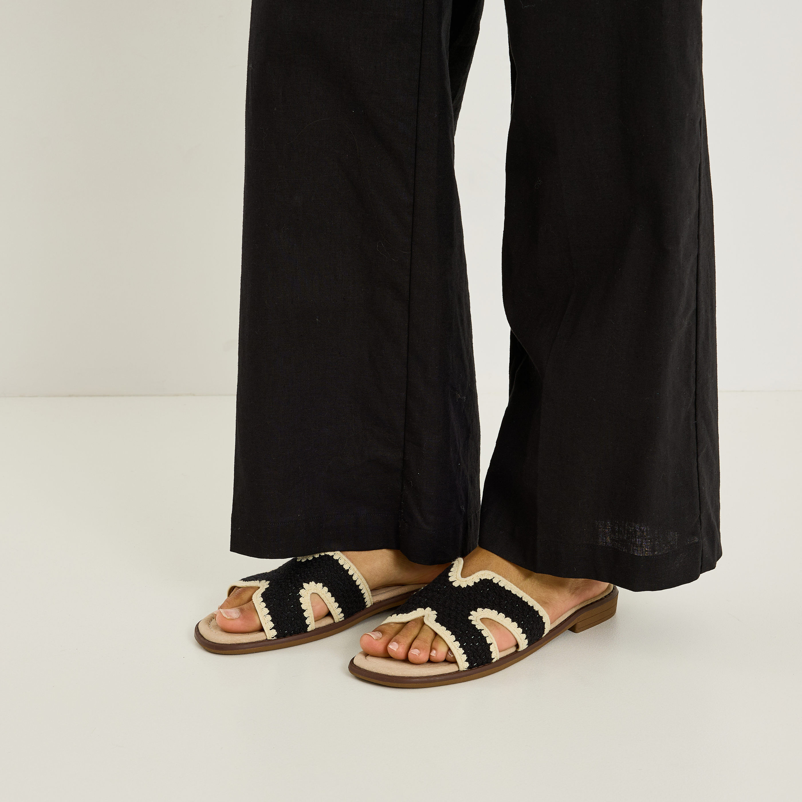 Mules plates en crochet bicolore femme