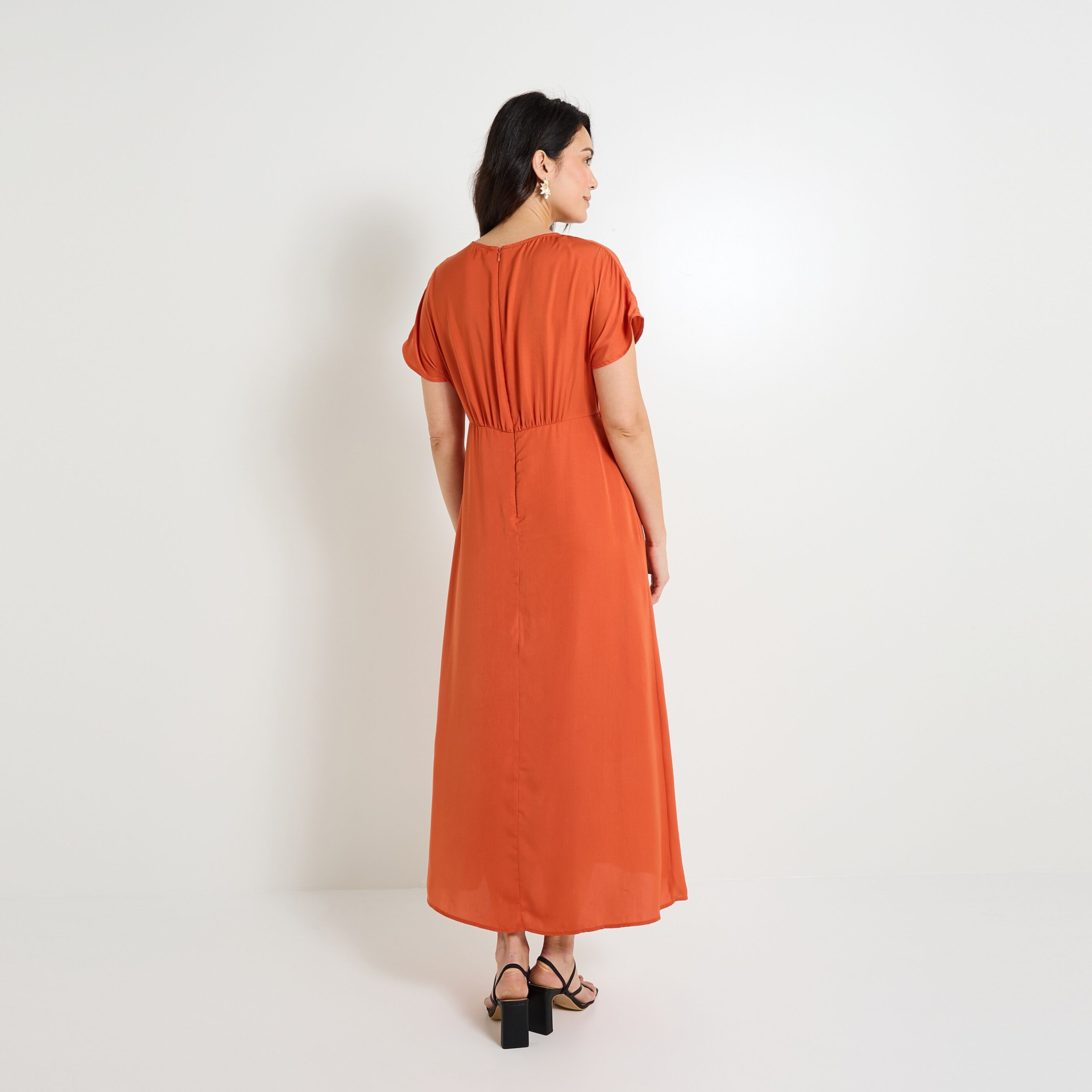 Robe longue satin&eacute;e femme