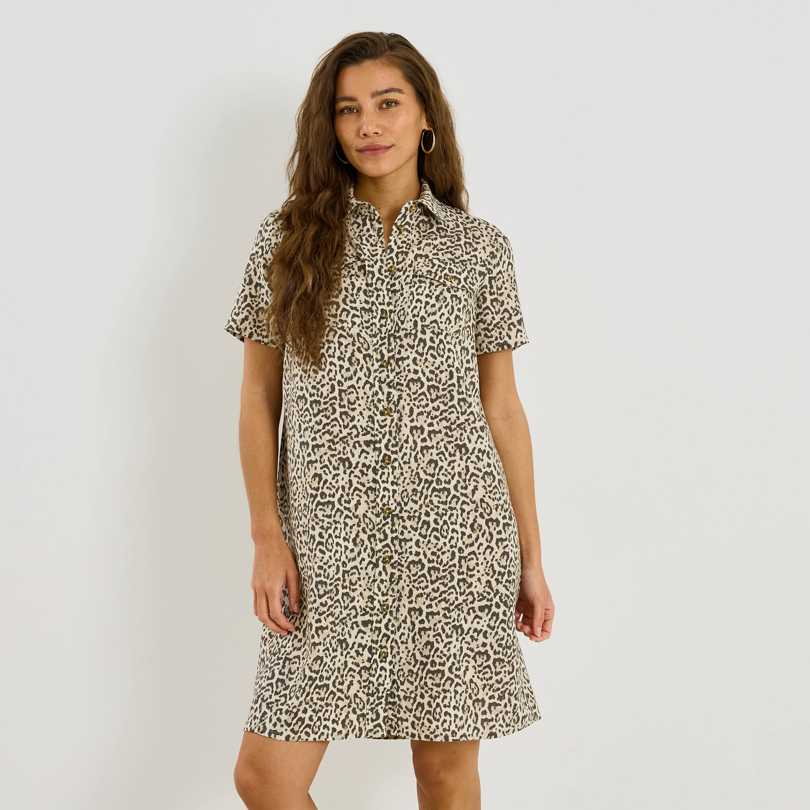 Robe chemise courte imprim&eacute; l&eacute;opard