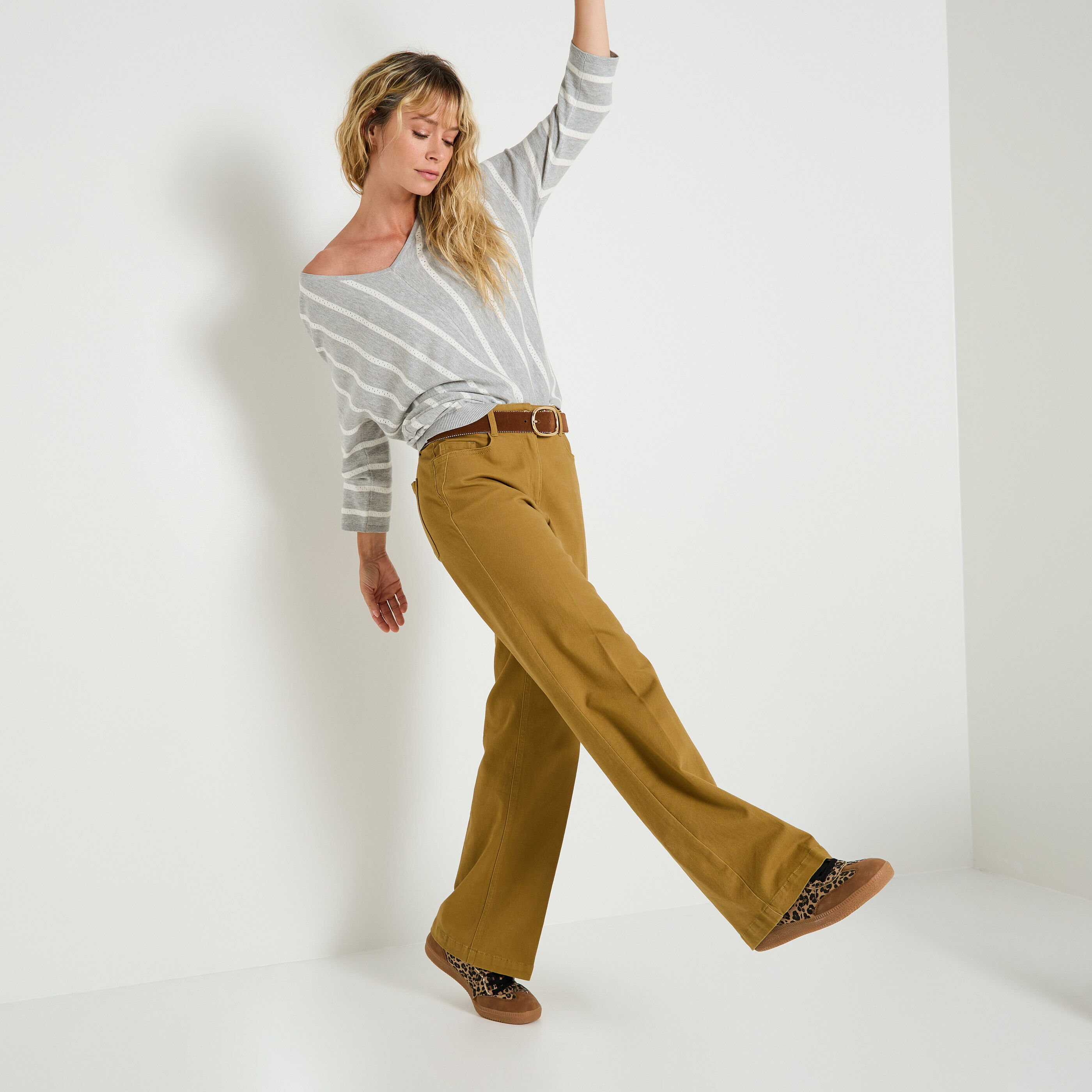 Pull ray&eacute; loose femme