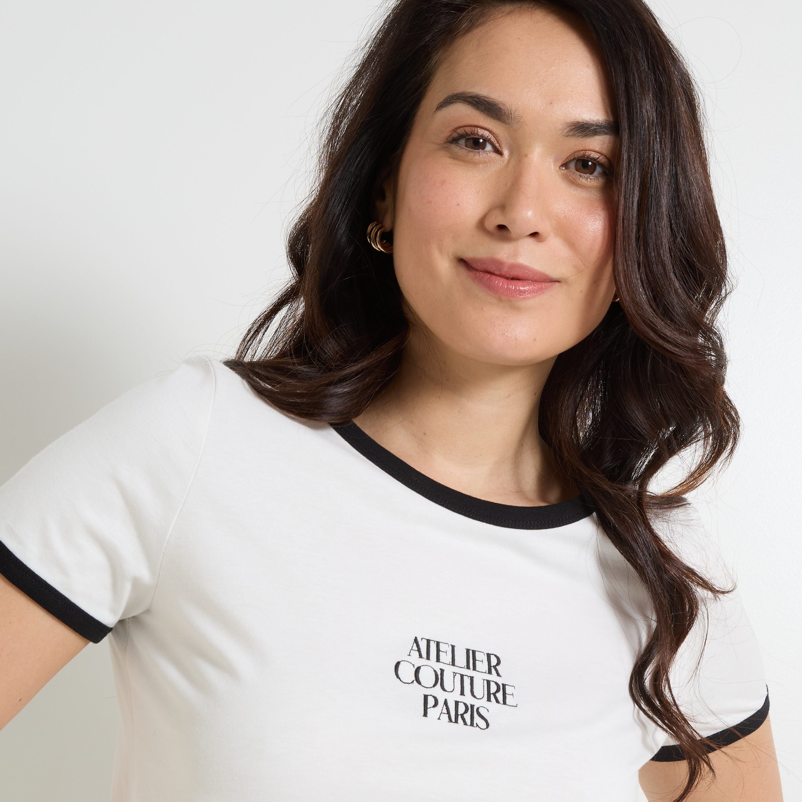 T-shirt brod&eacute; femme