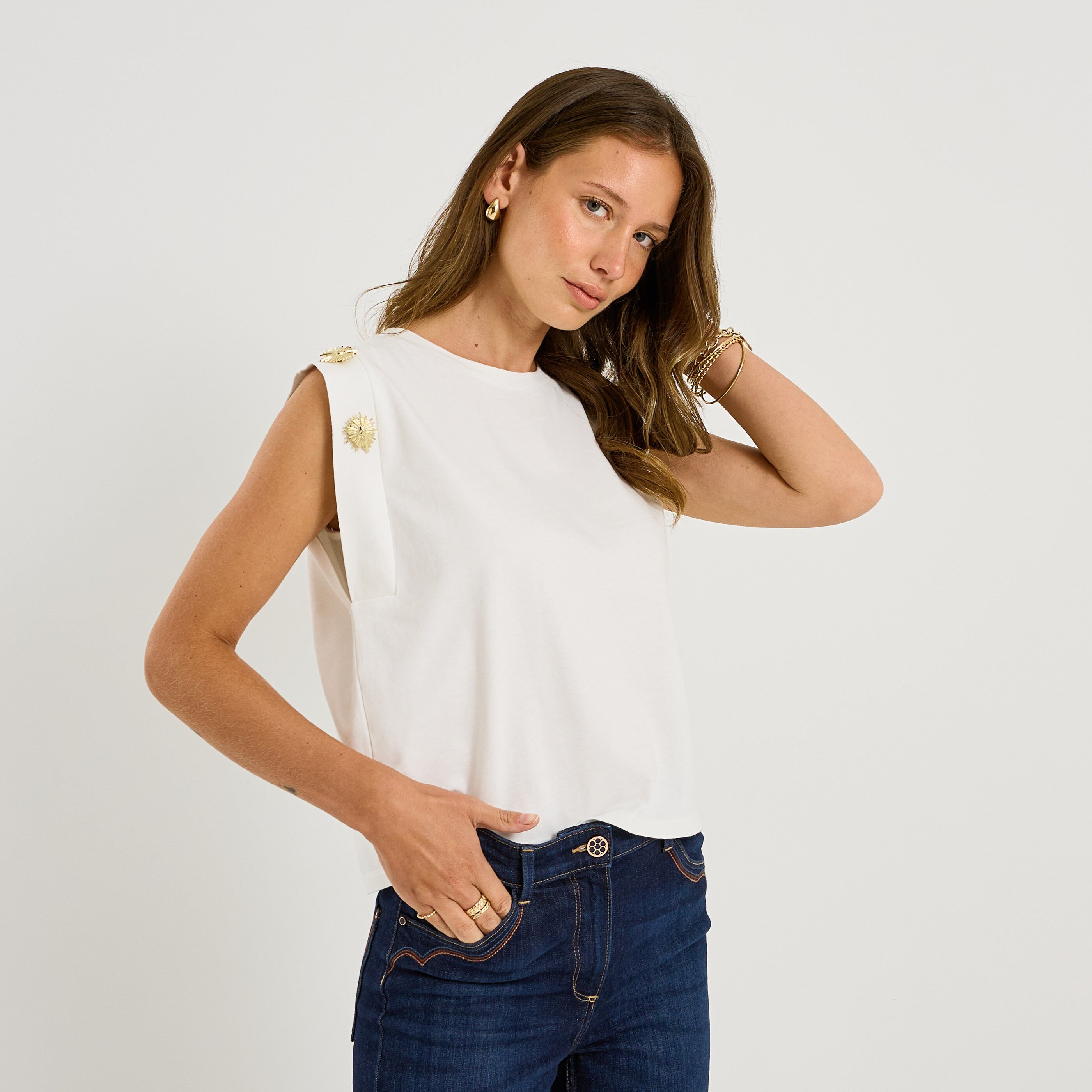 T-shirt col rond bijoux &eacute;paules femme
