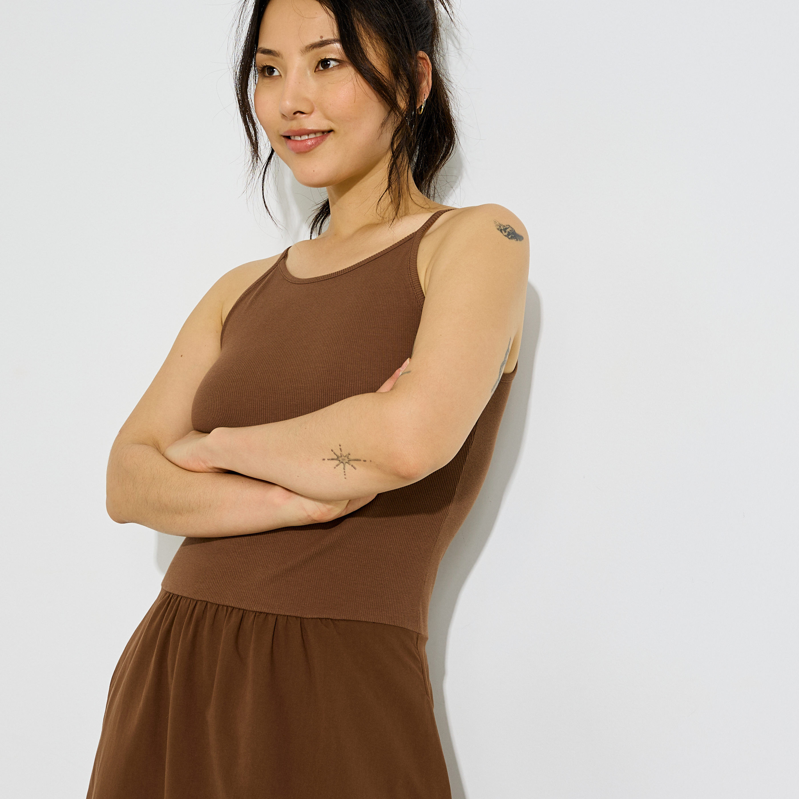Robe longue bi-mati&egrave;re &agrave; fines bretelles