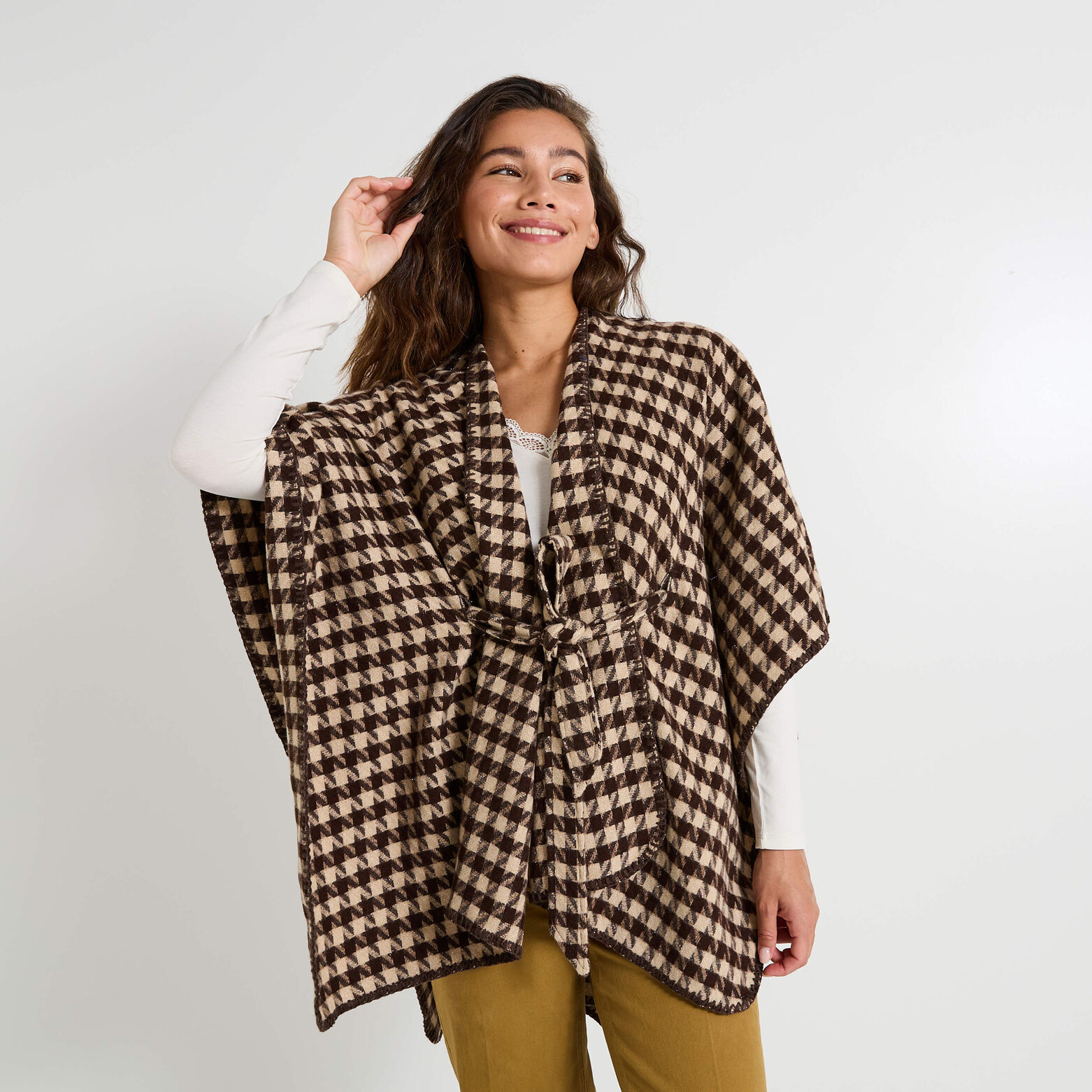 Poncho ceinturé ouvert à l'avant femme