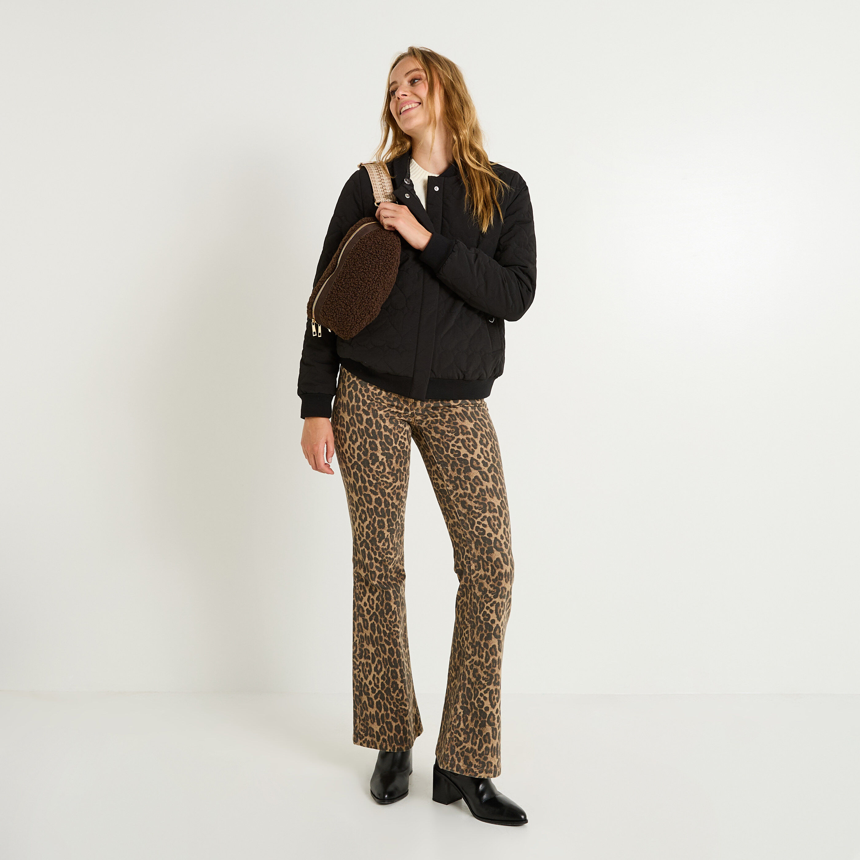 Doudoune l&eacute;g&egrave;re &agrave; capuche femme