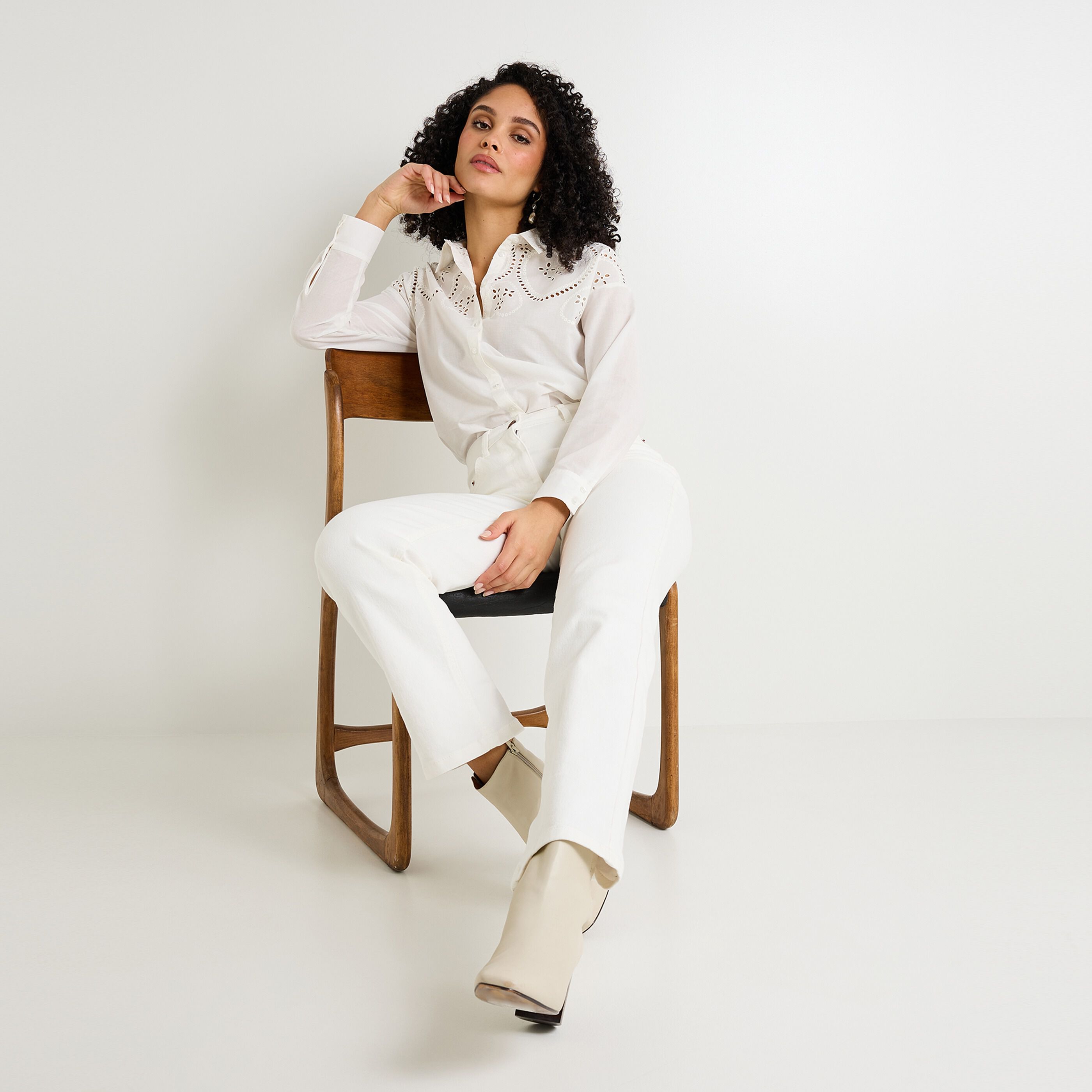 Chemise ajour&eacute;e femme