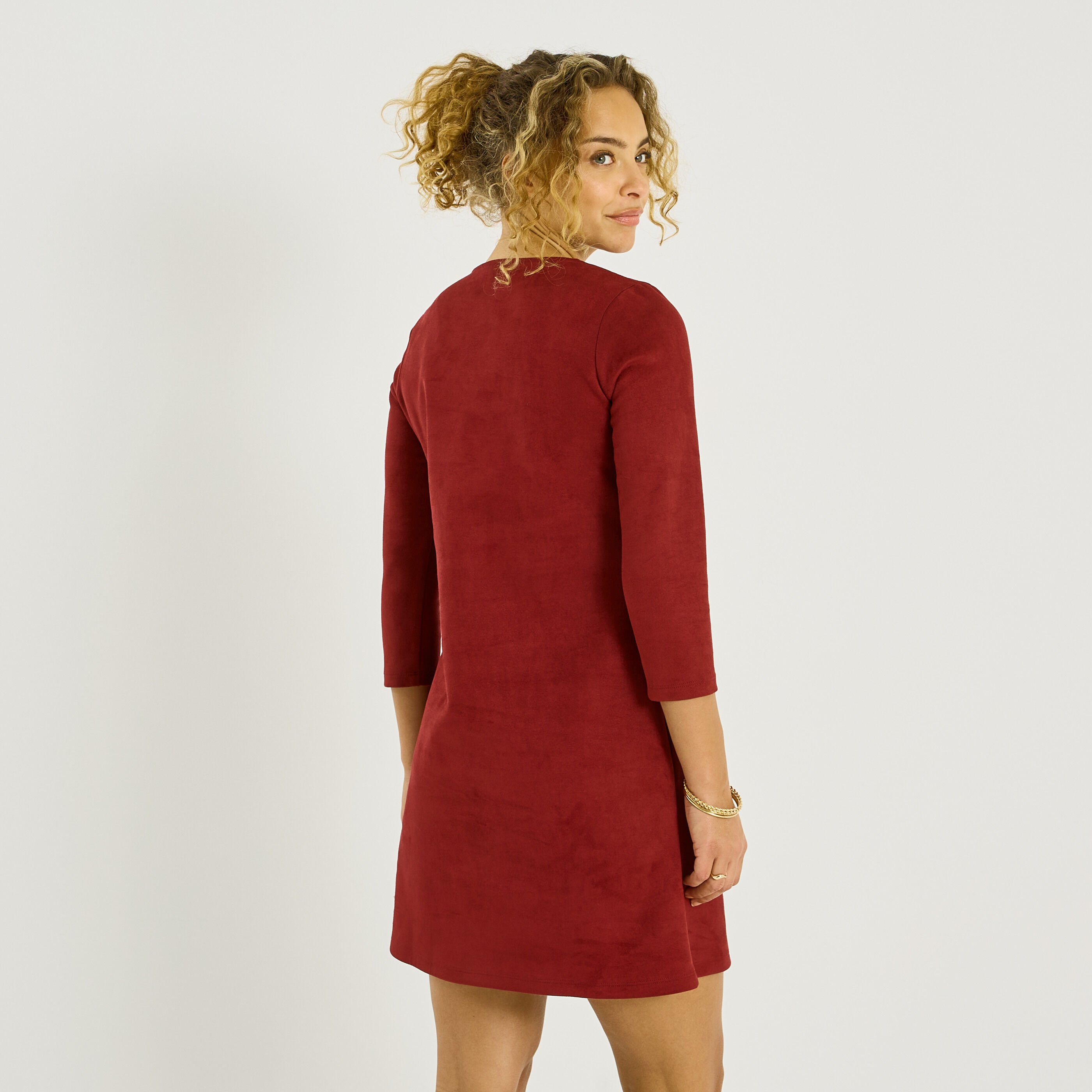 Robe courte en su&eacute;dine