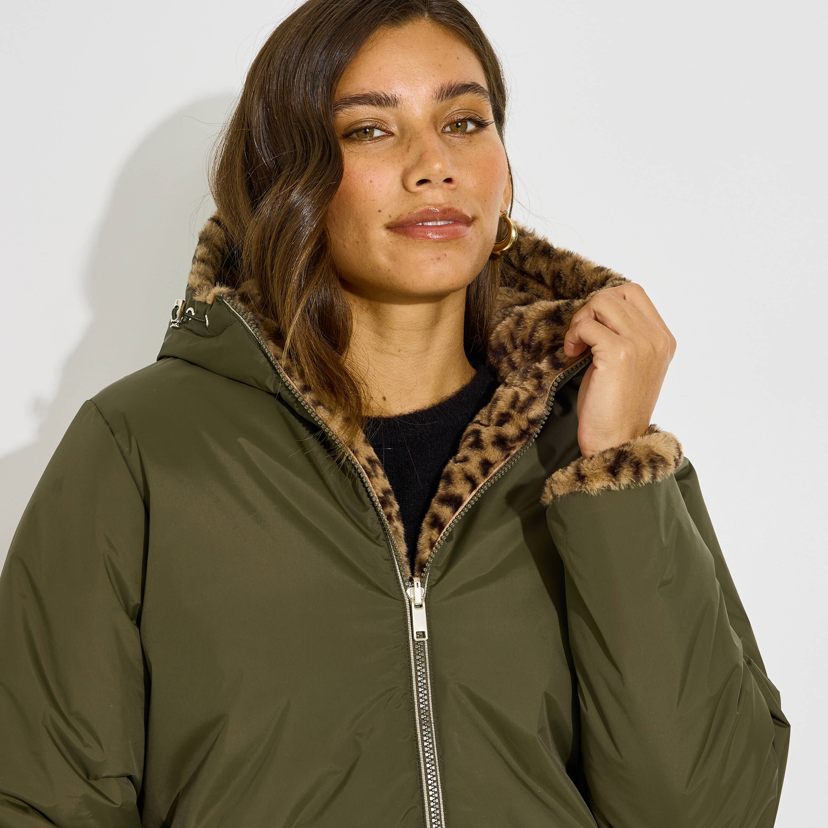 Manteau d'hiver mi-long &agrave; capuche femme