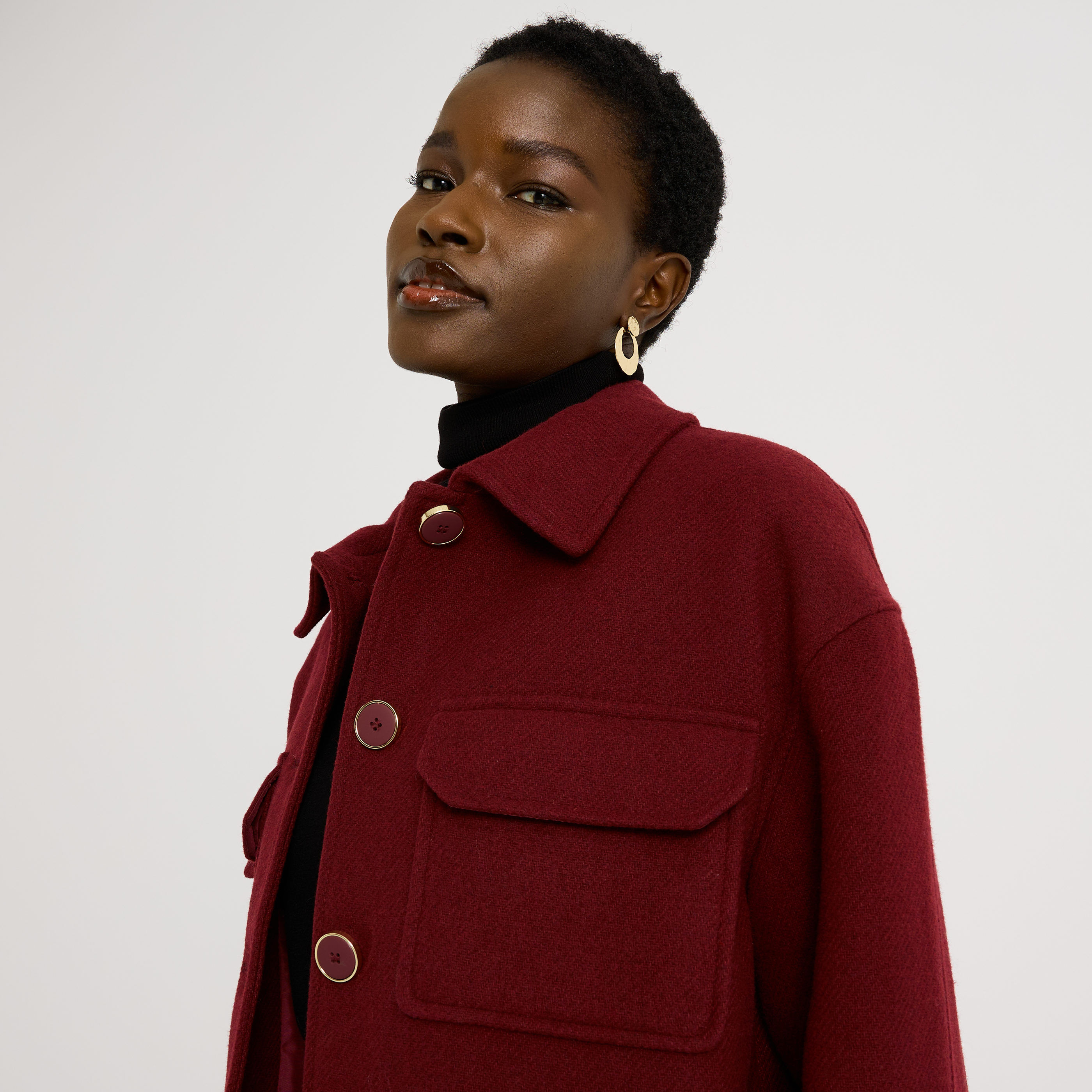 Manteau court &agrave; boutons femme