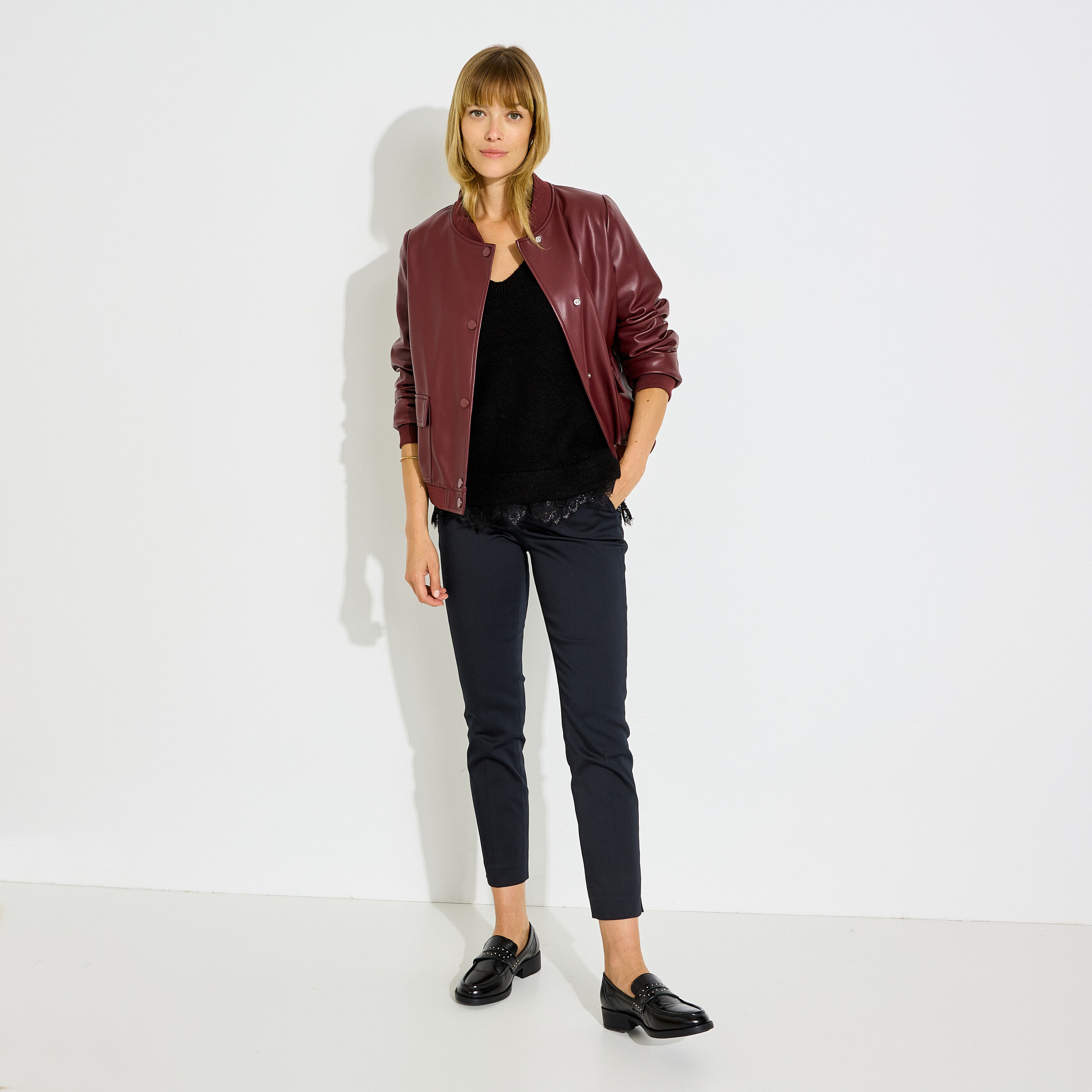  Pull finition guipure &agrave; la base femme