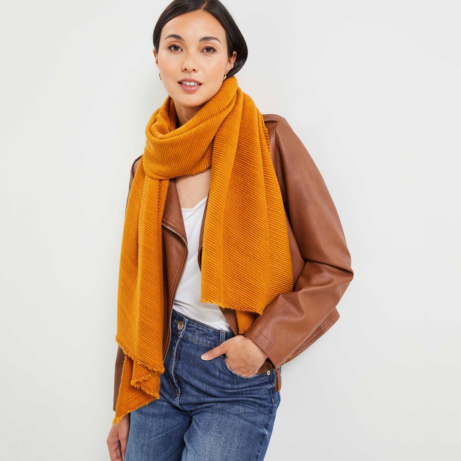 Echarpe plissée unie femme