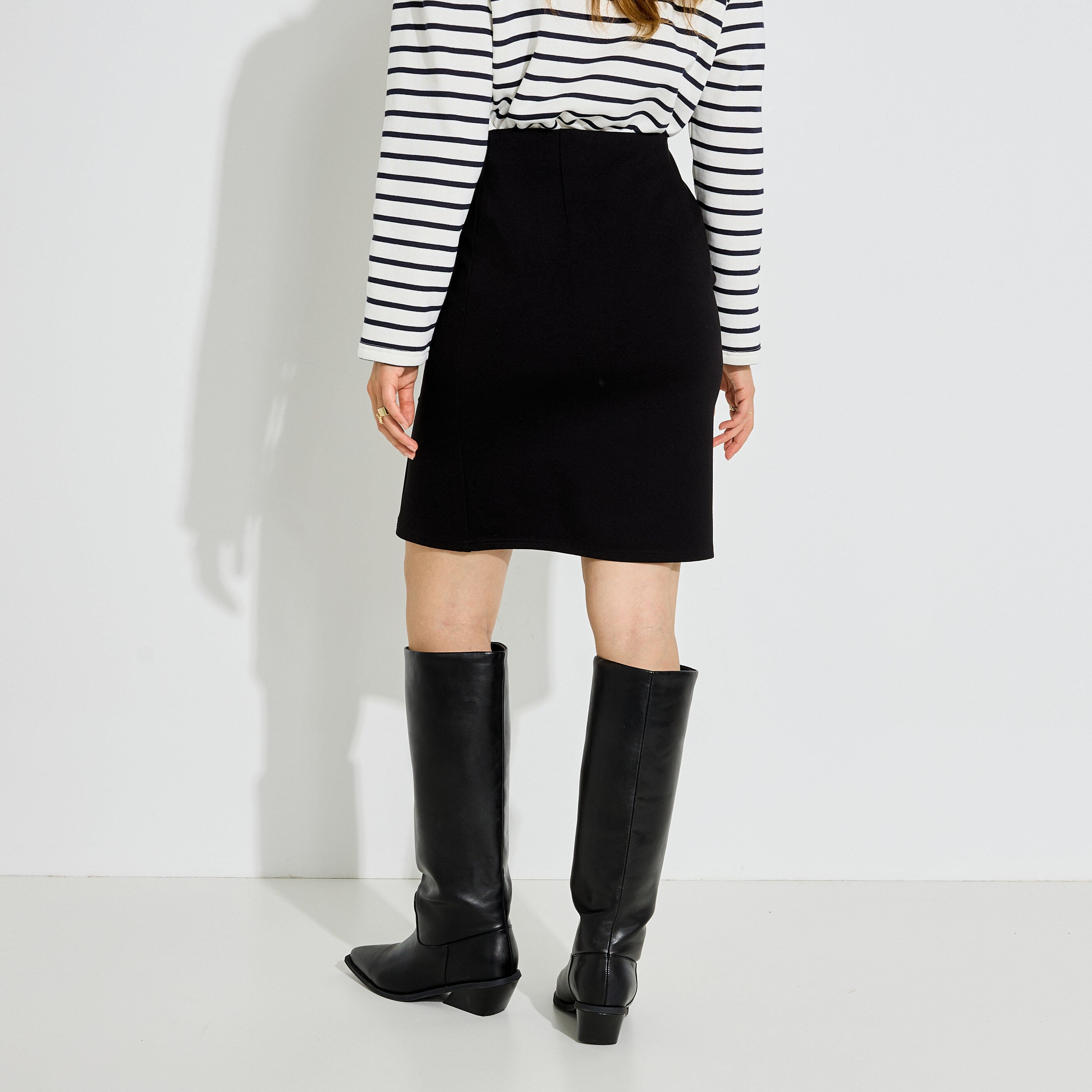 Jupe courte avec fente lat&eacute;rale femme
