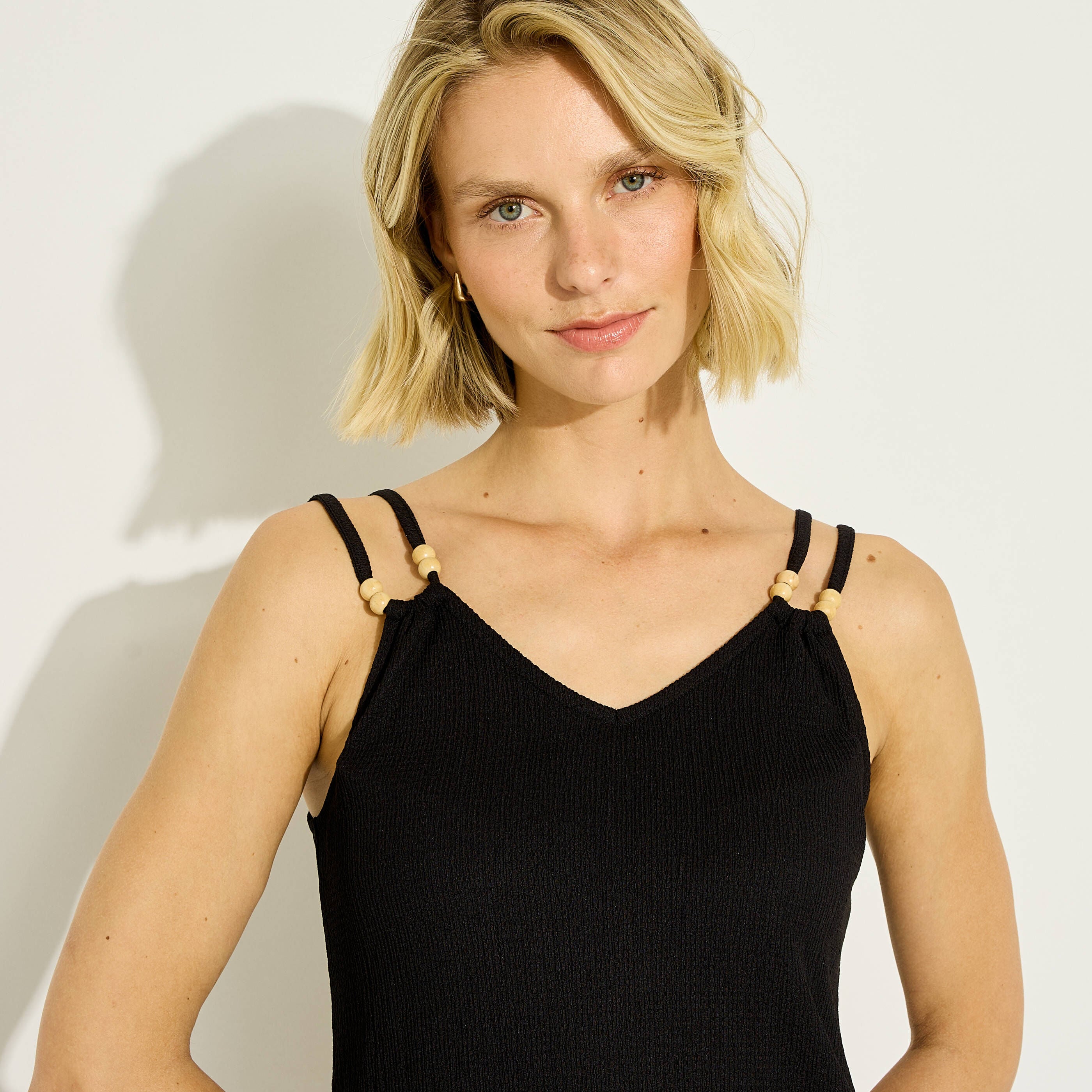 Robe courte unie fines bretelles