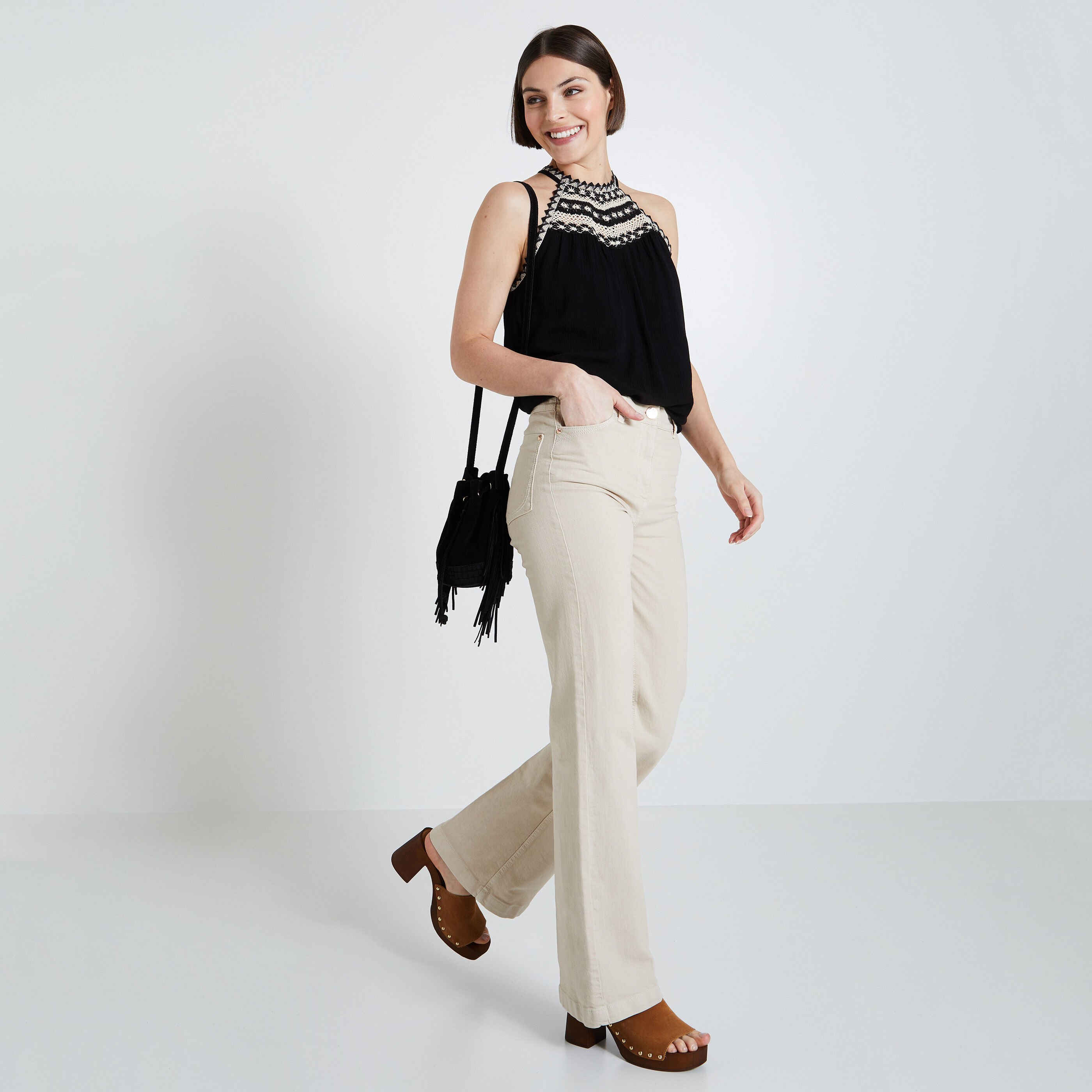 Top d&eacute;tails crochet femme