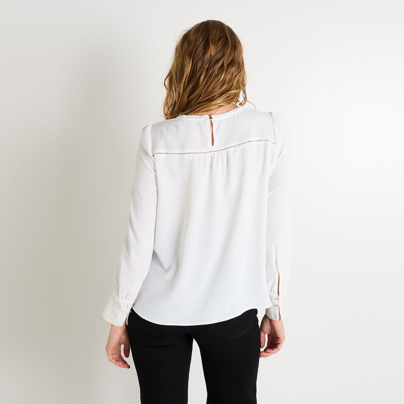 Blouse détails broderie femme