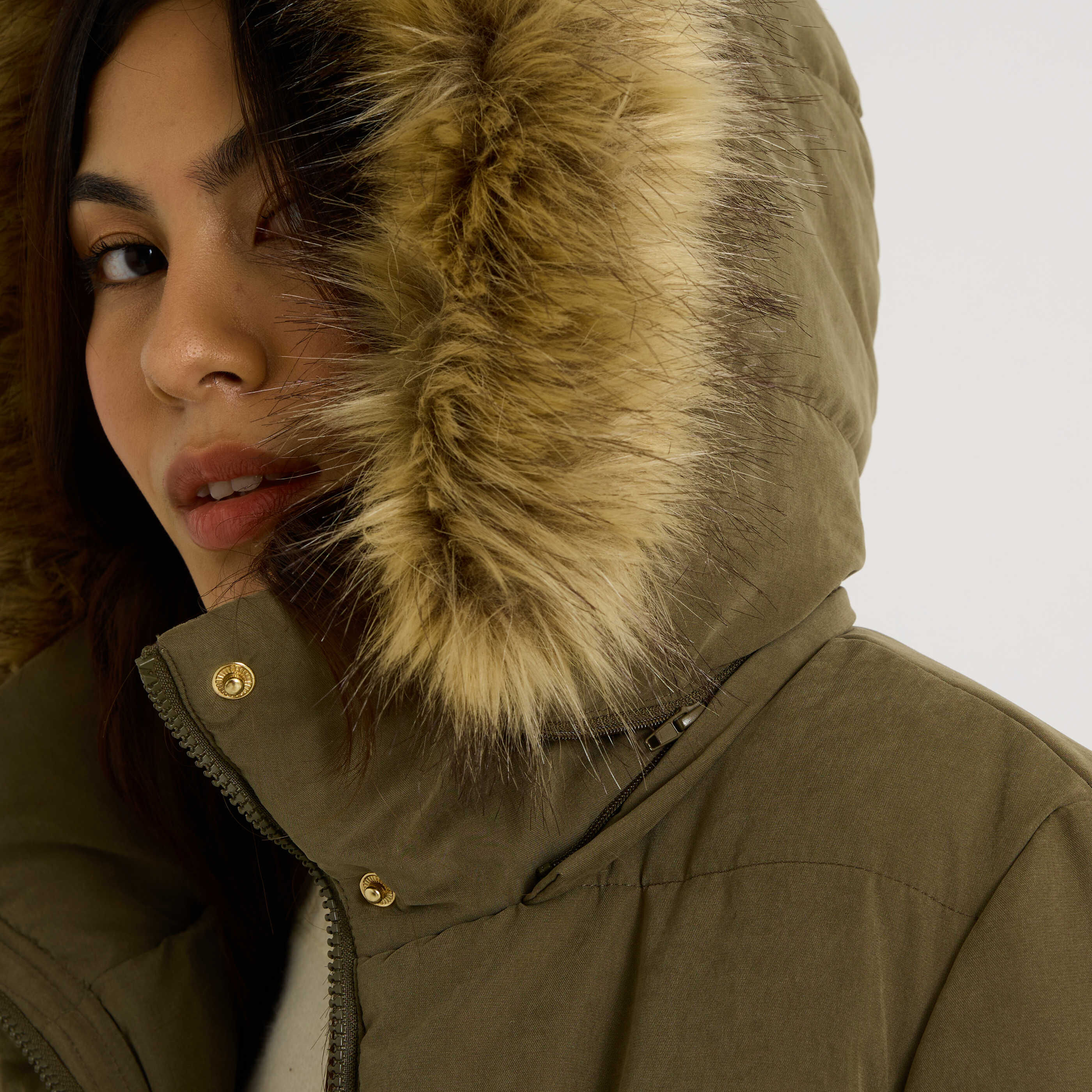 Doudoune courte &agrave; capuche amovible femme