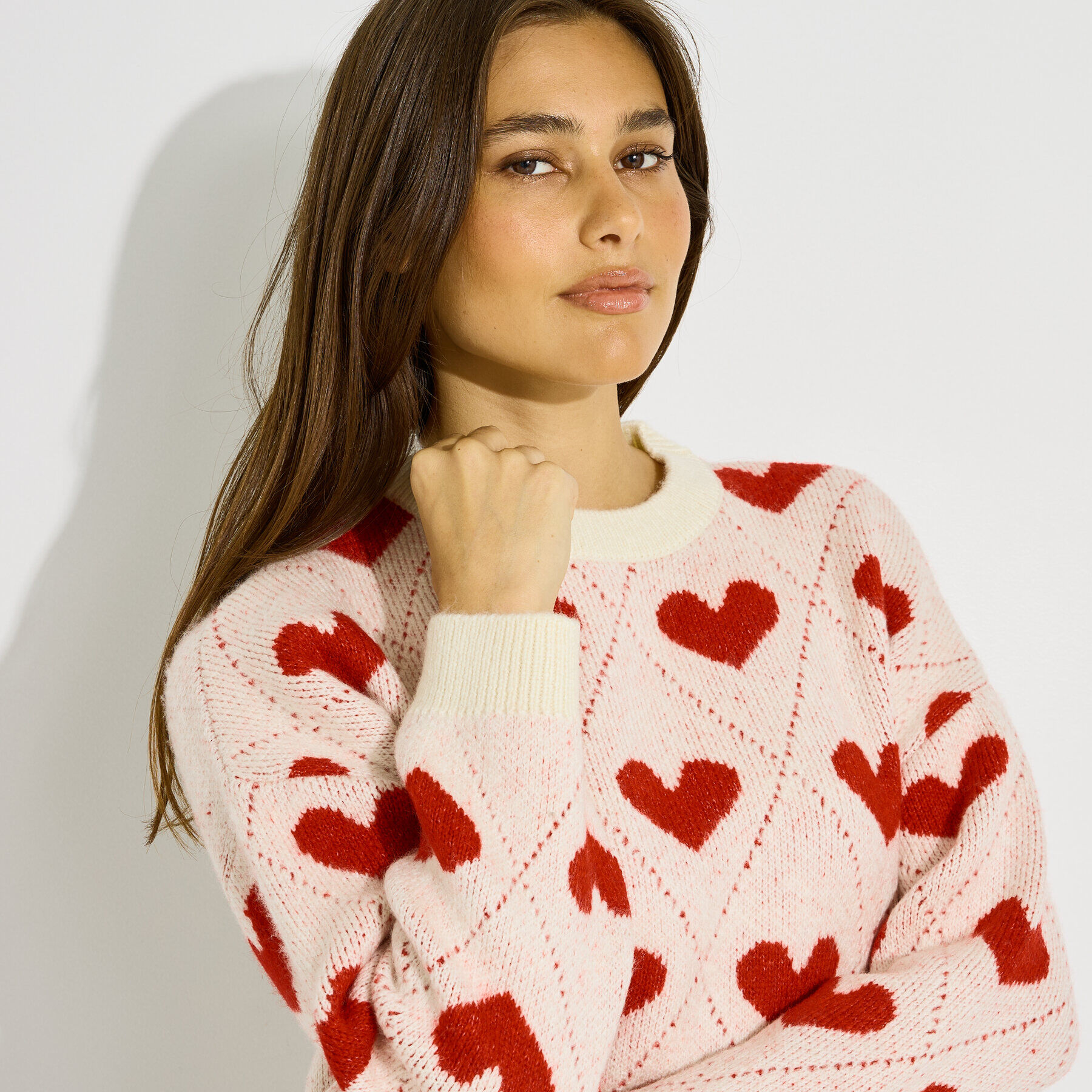 Pull col rond motif c&oelig;ur femme