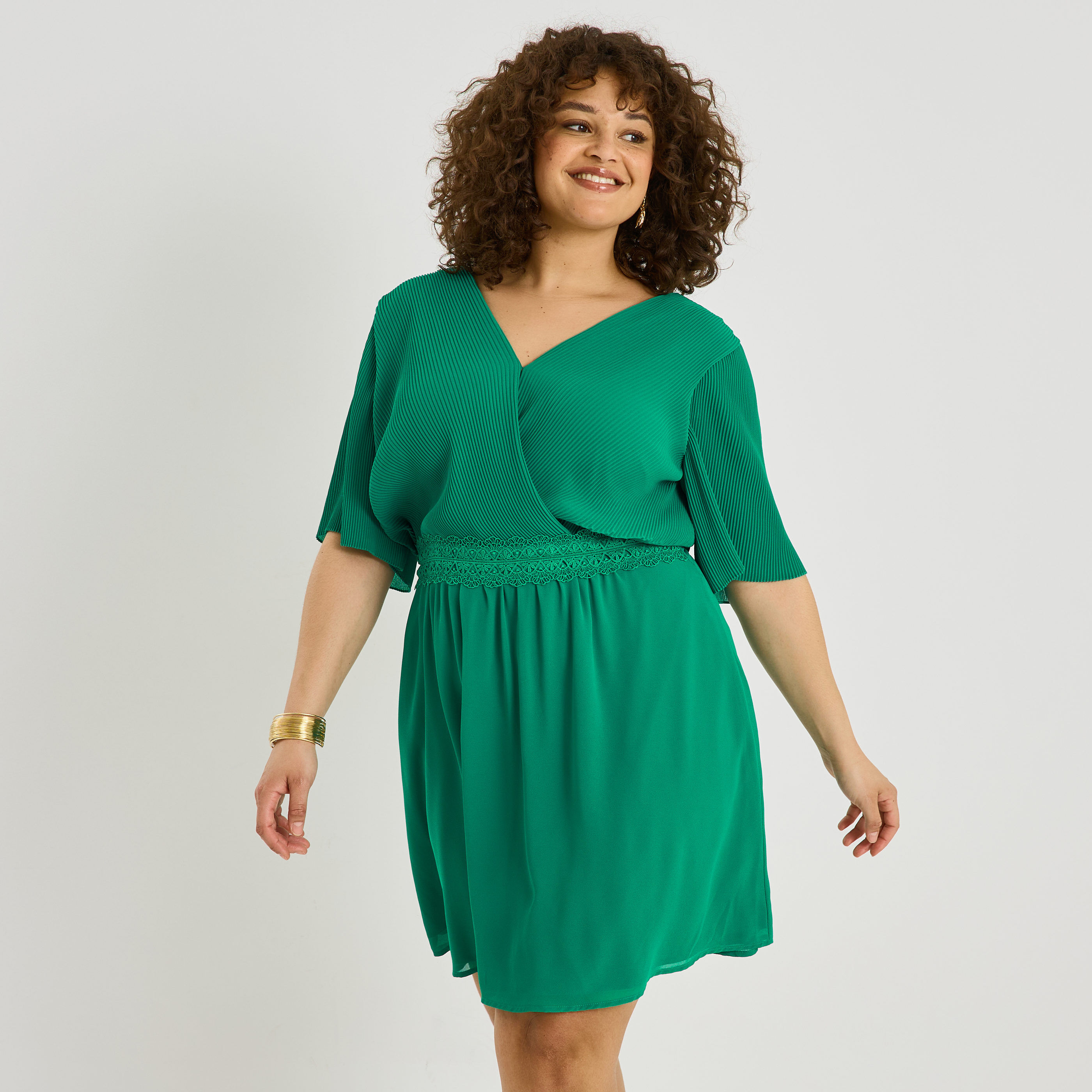 Robe habill&eacute;e unie longueur genou