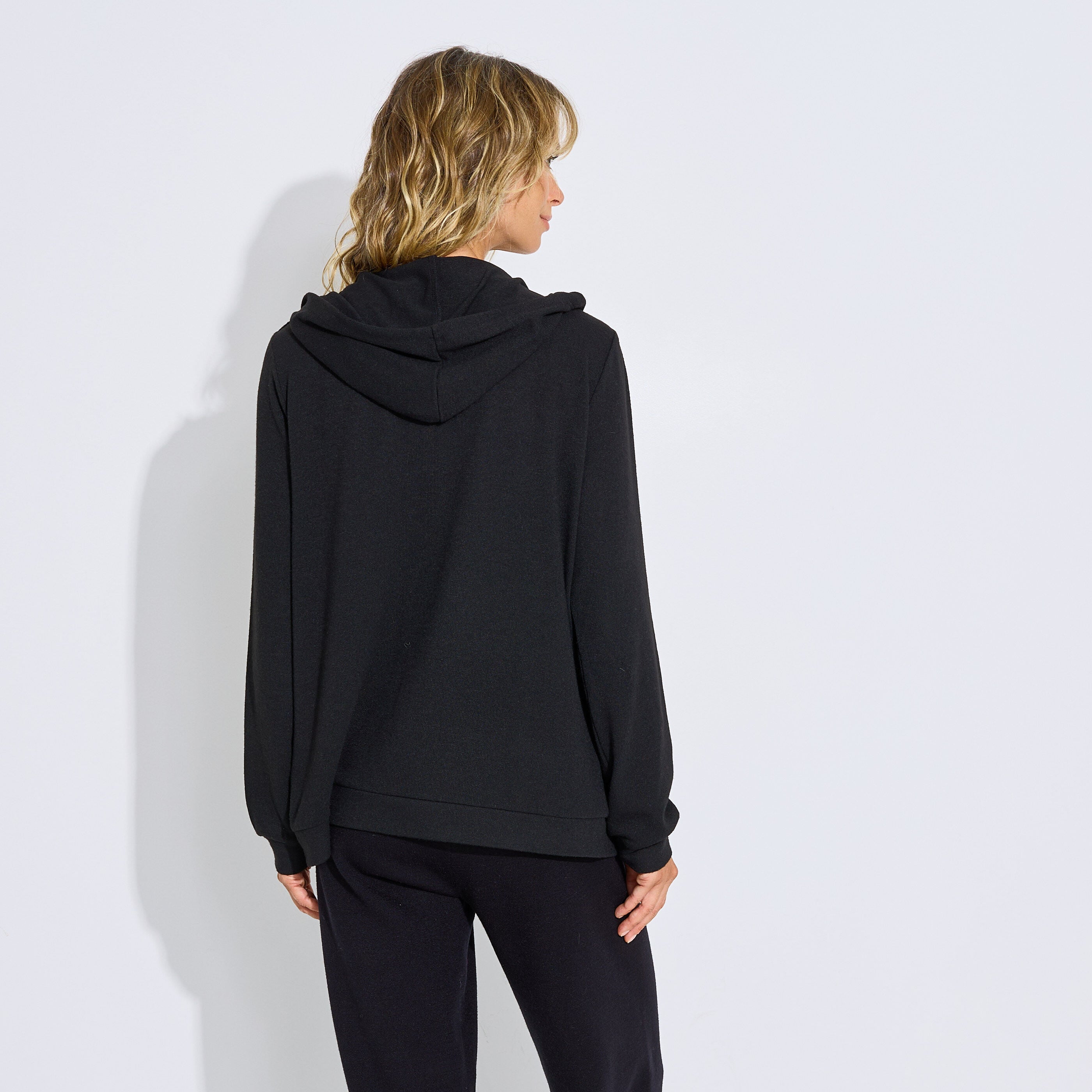 Sweat zipp&eacute; &agrave; capuche motif c&oelig;urs femme