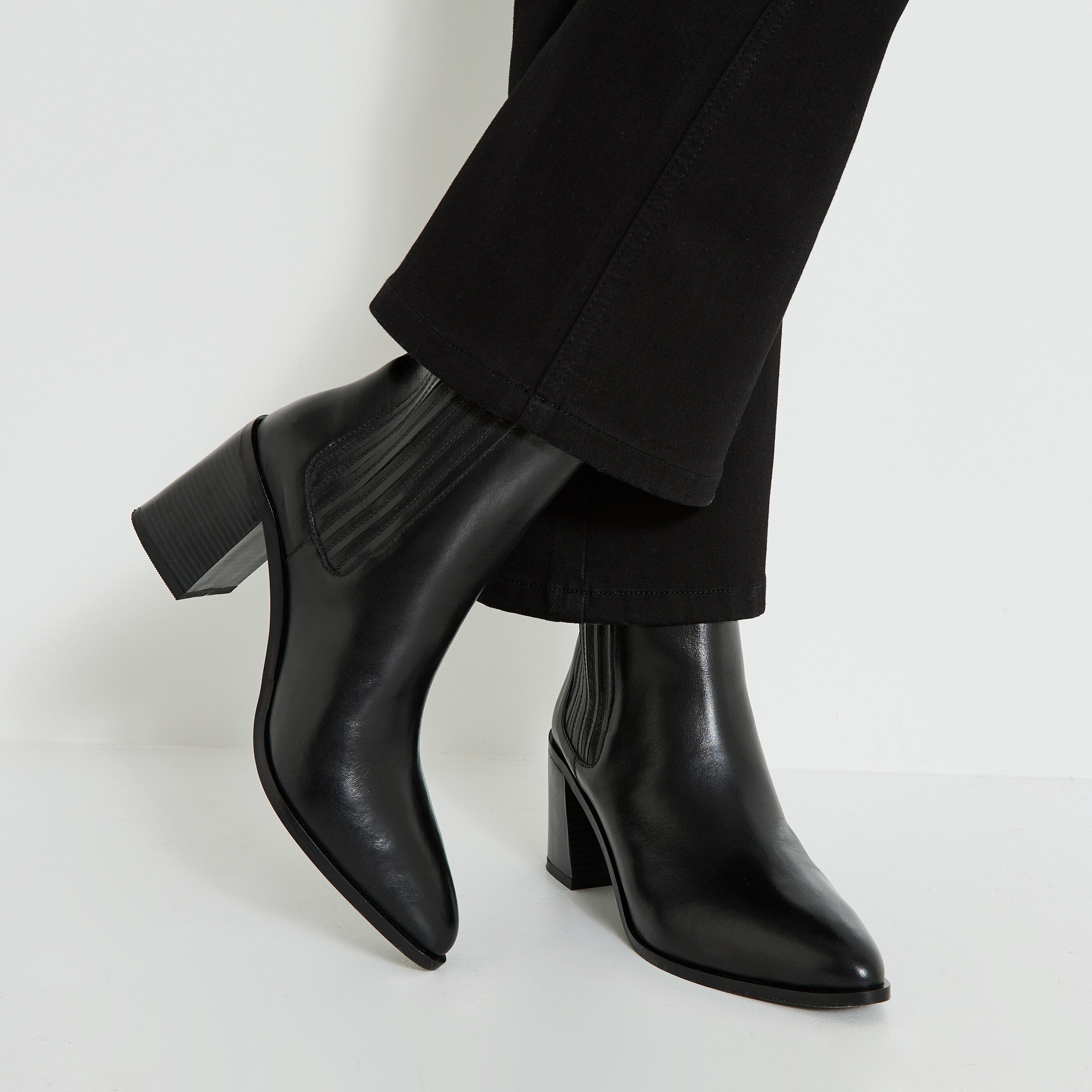 Bottines dessus cuir de vache femme