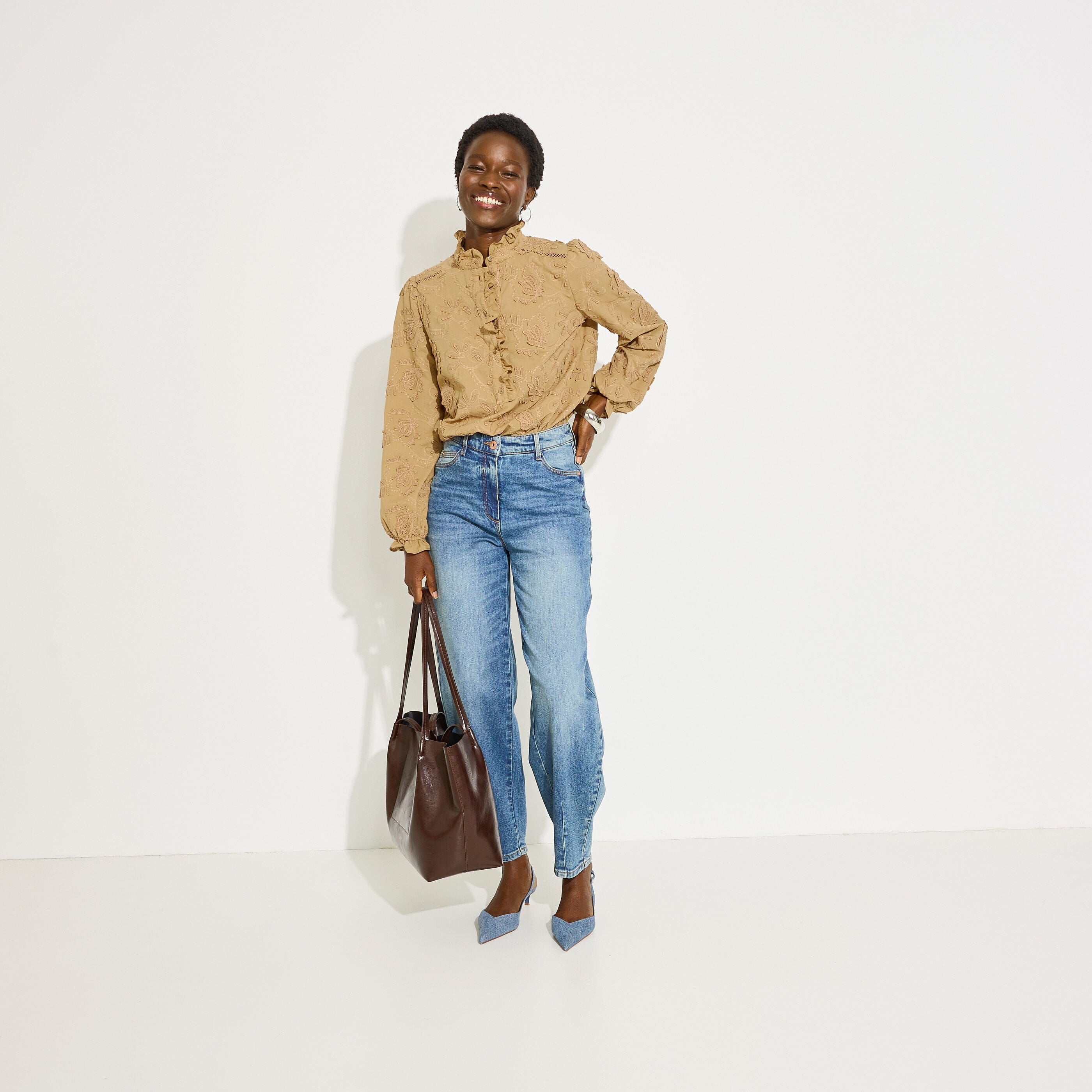 Blouse broderie anglaise col haut femme