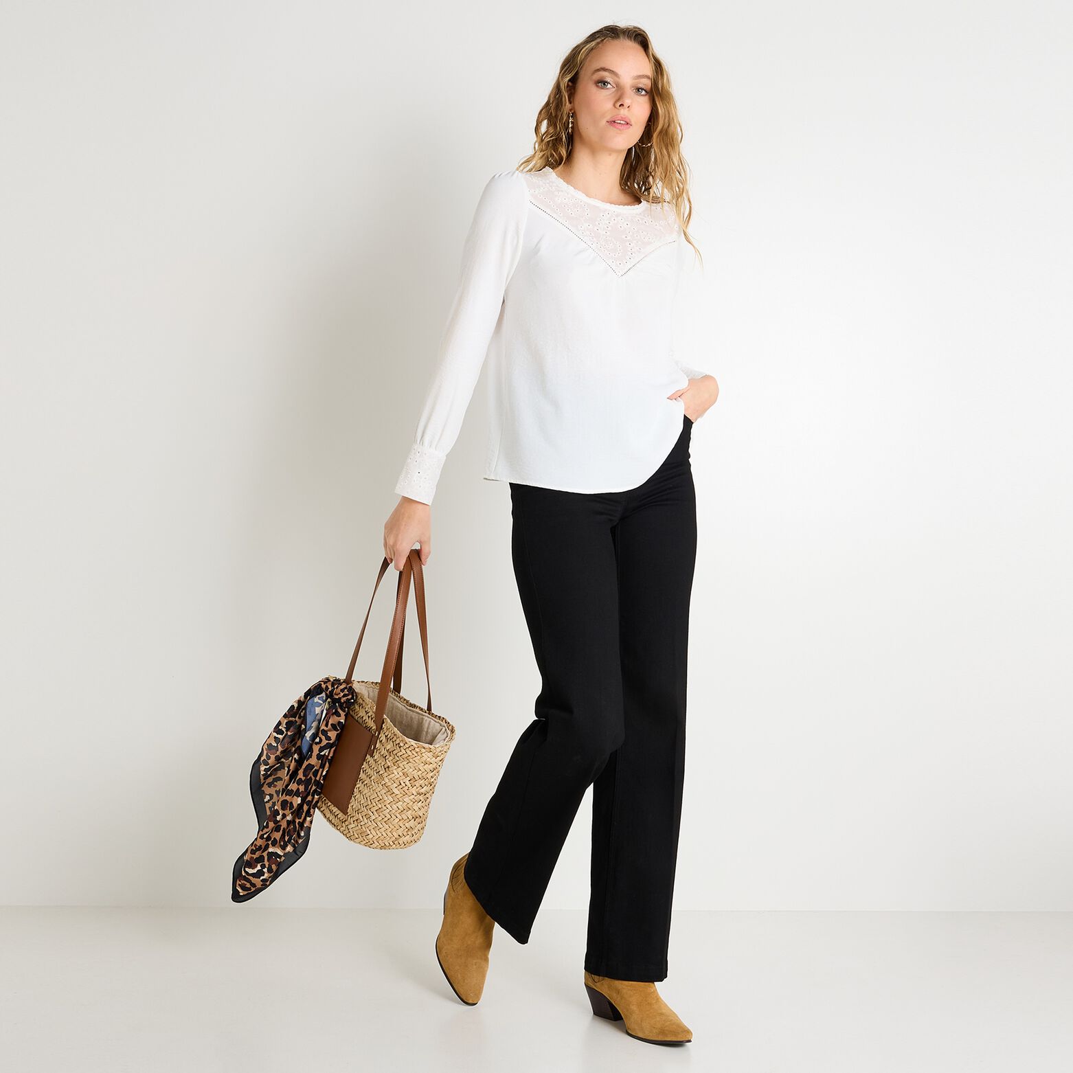 Blouse détails broderie femme