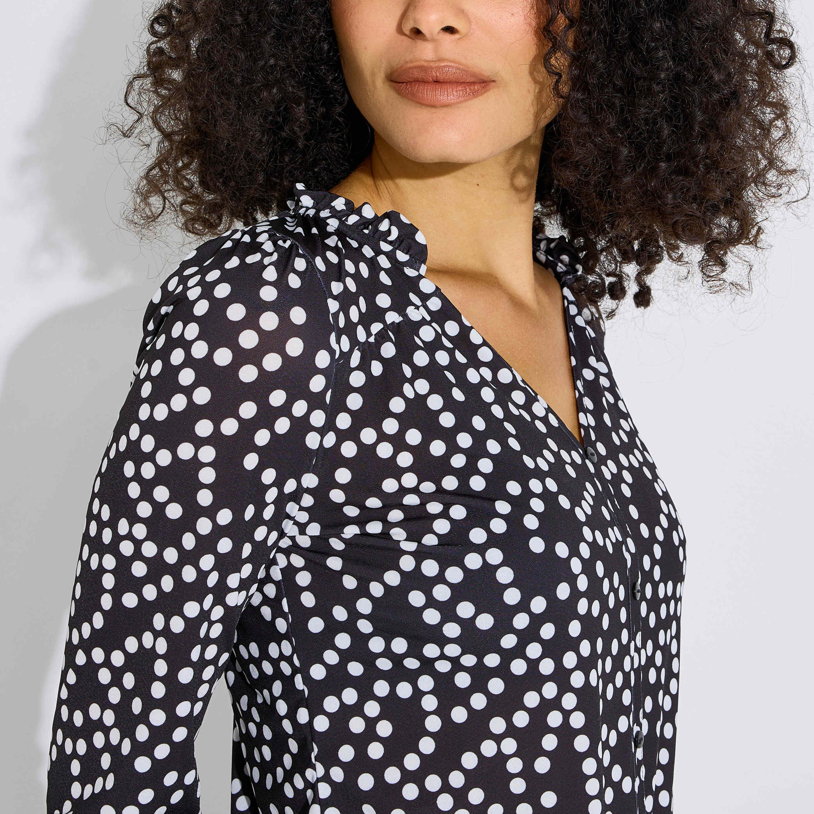 Blouse fluide imprim&eacute;e &agrave; pois femme