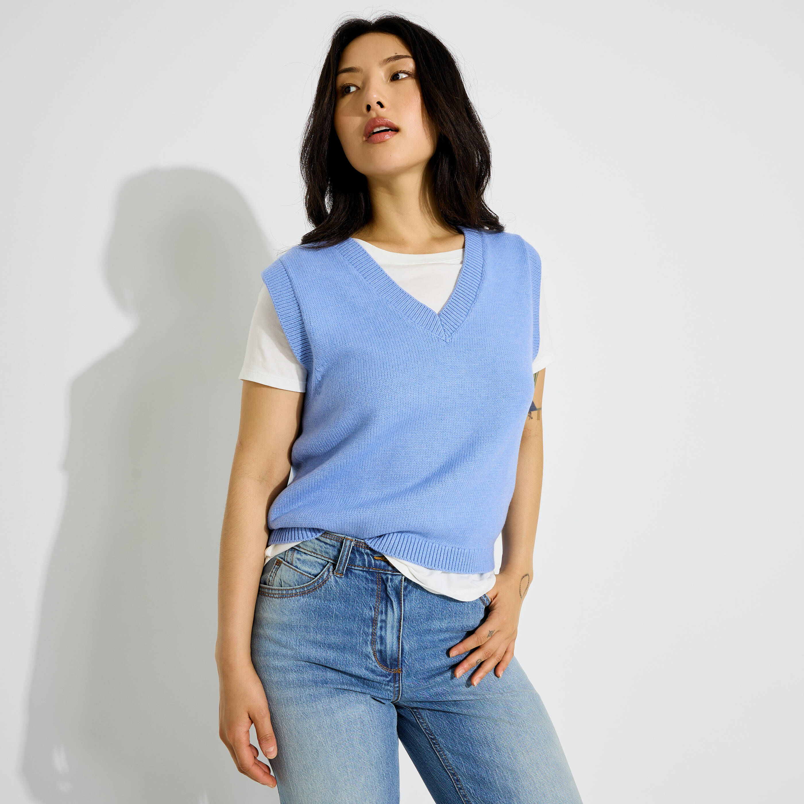 Pull sans manches col V femme