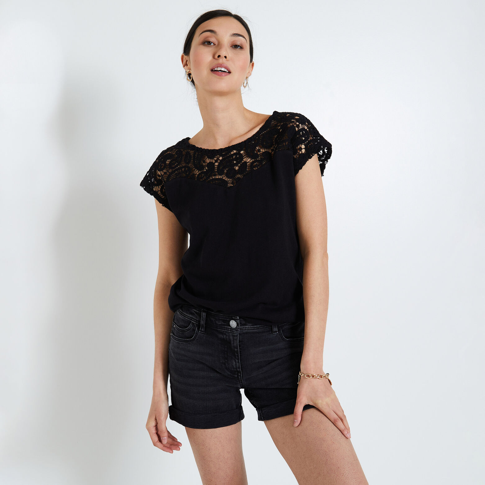 Tshirt détails crochet femme
