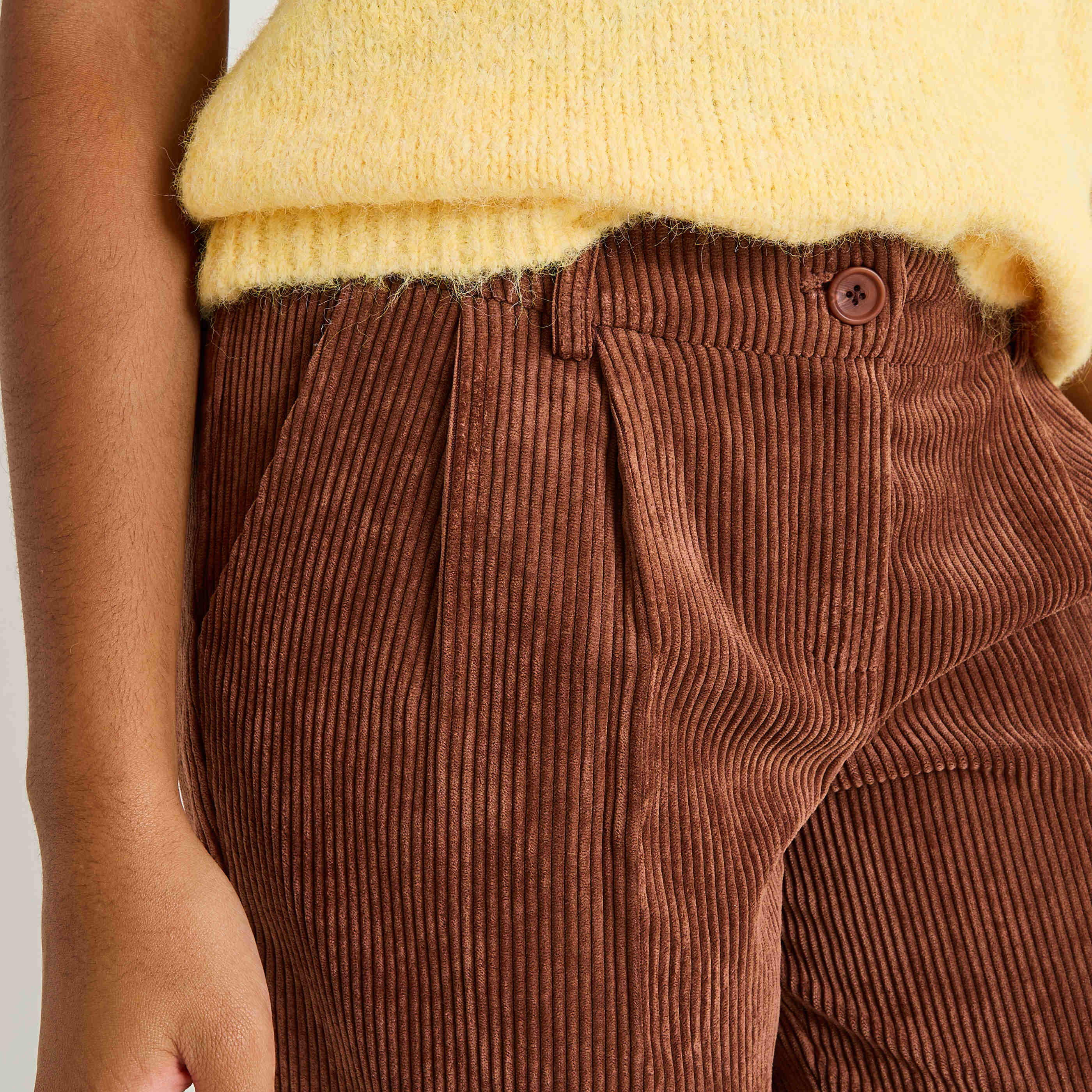 Pantalon velours &agrave; revers femme